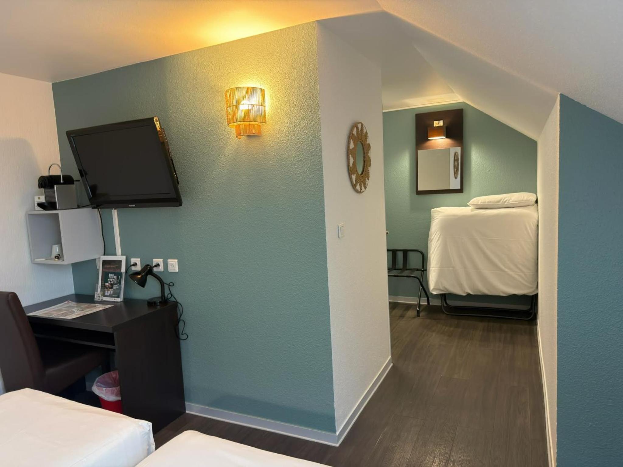Family Room photo 3