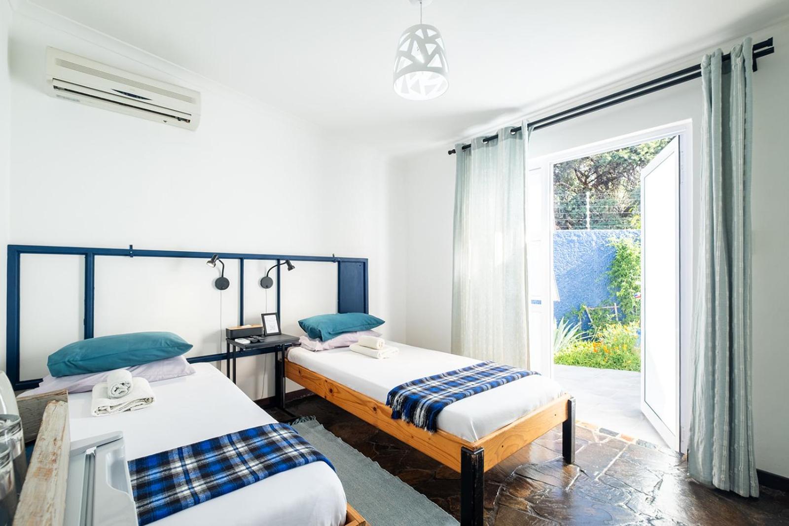 Single Room with Private Bathroom photo 2