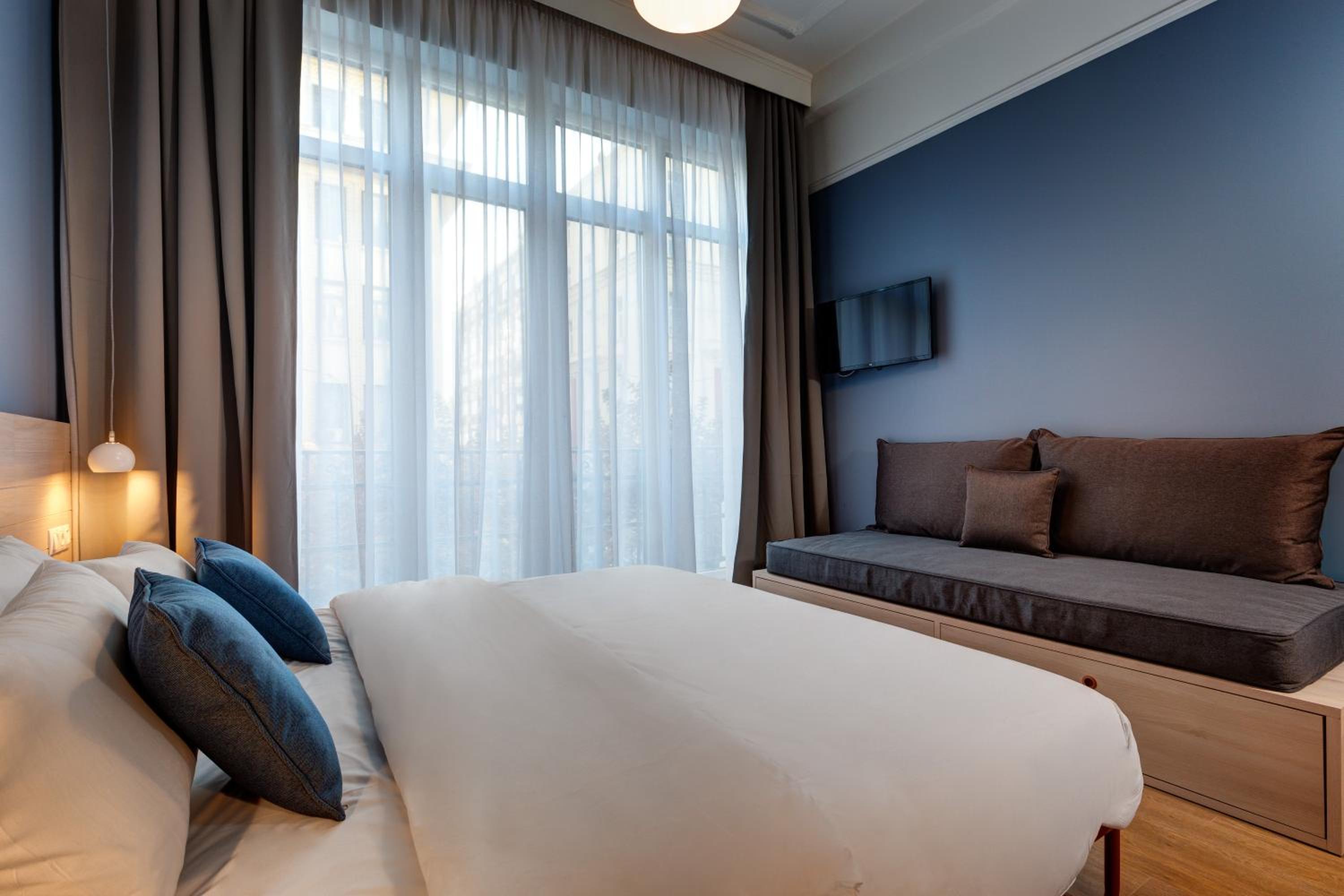 Large City View Room photo 3