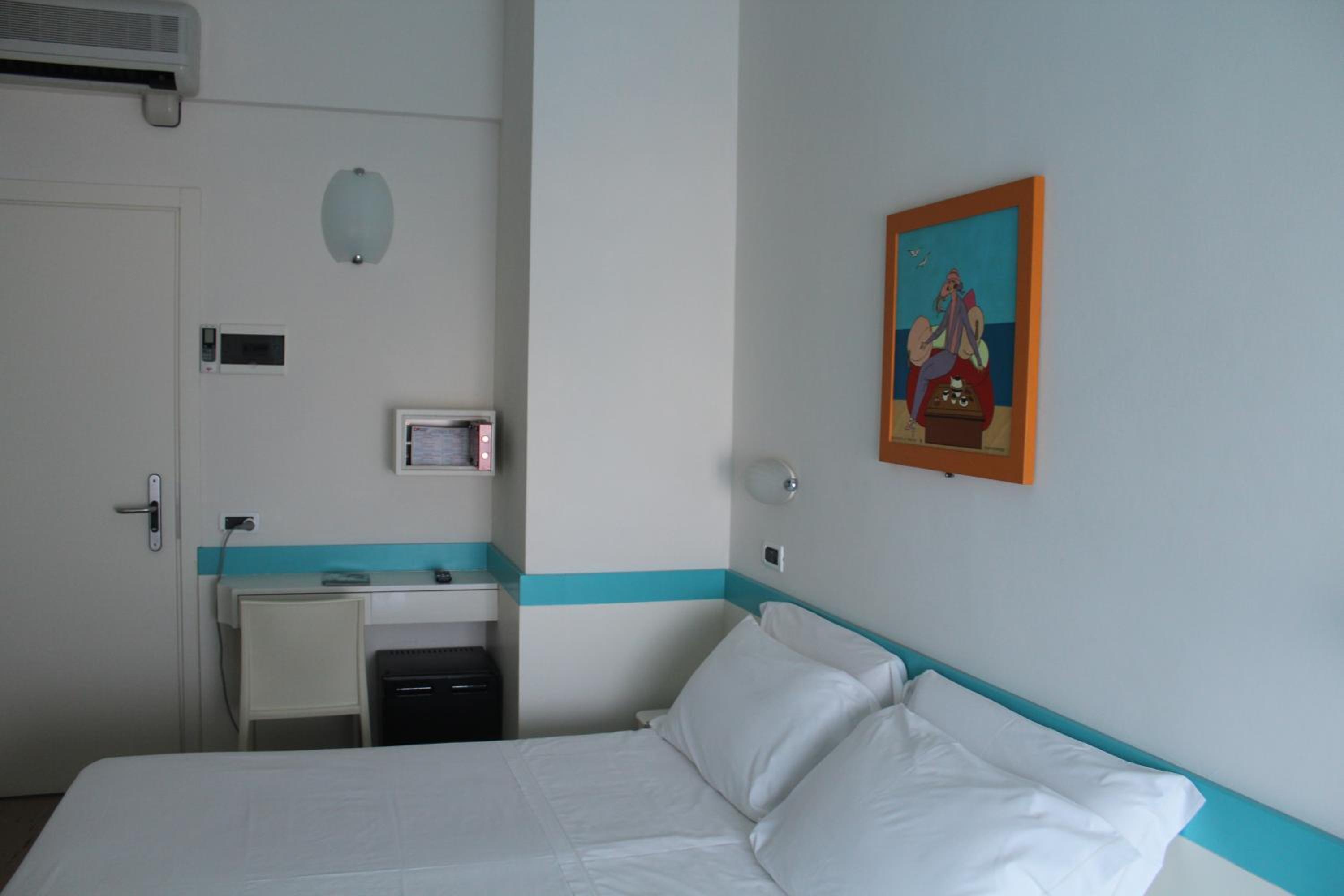 Economy Double or Twin Room photo 2