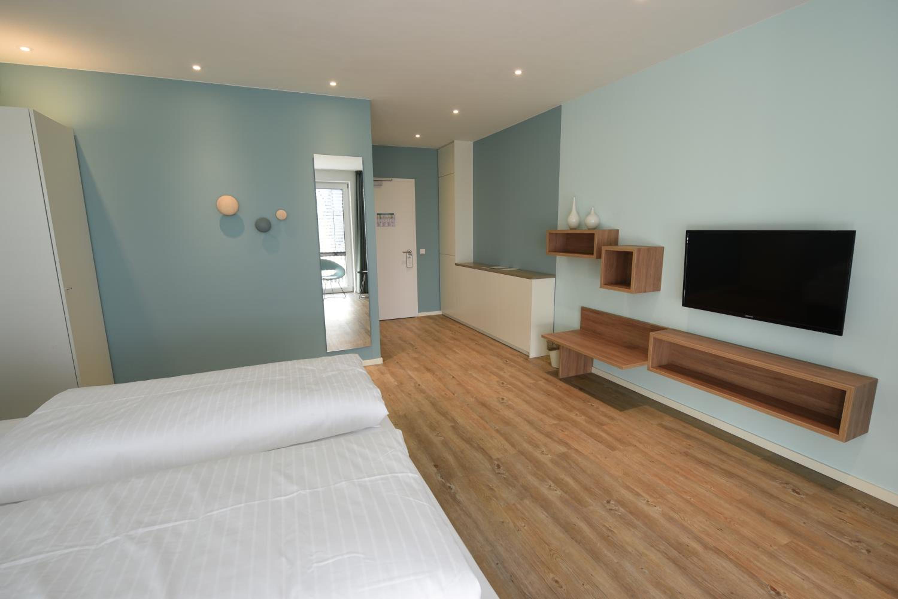 Twin Room - Disability Access photo 2