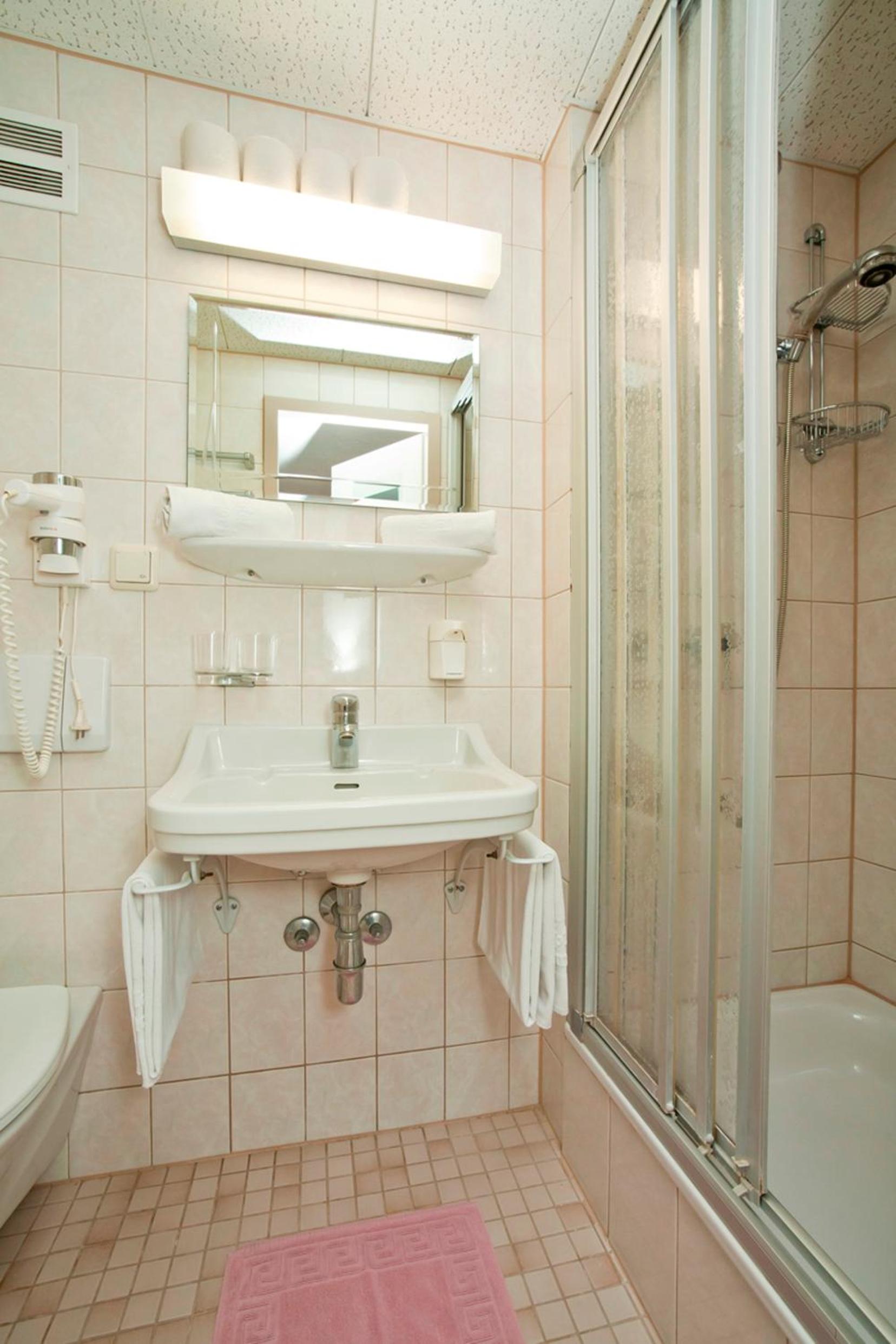 Double Room - Photo 7