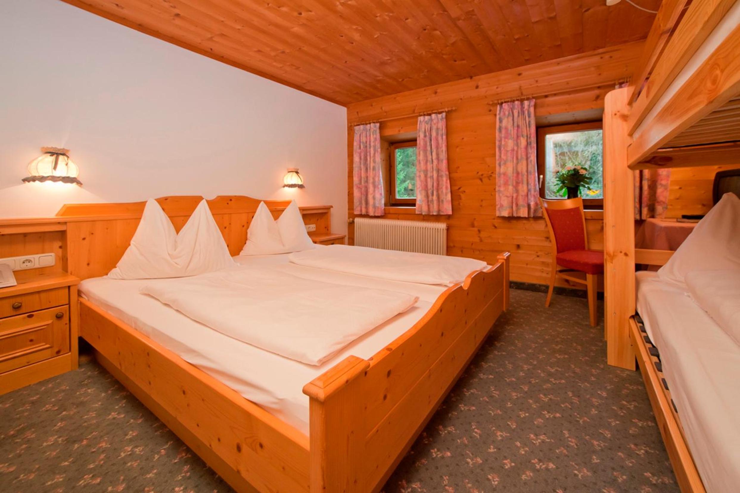 Double Room - Photo 8