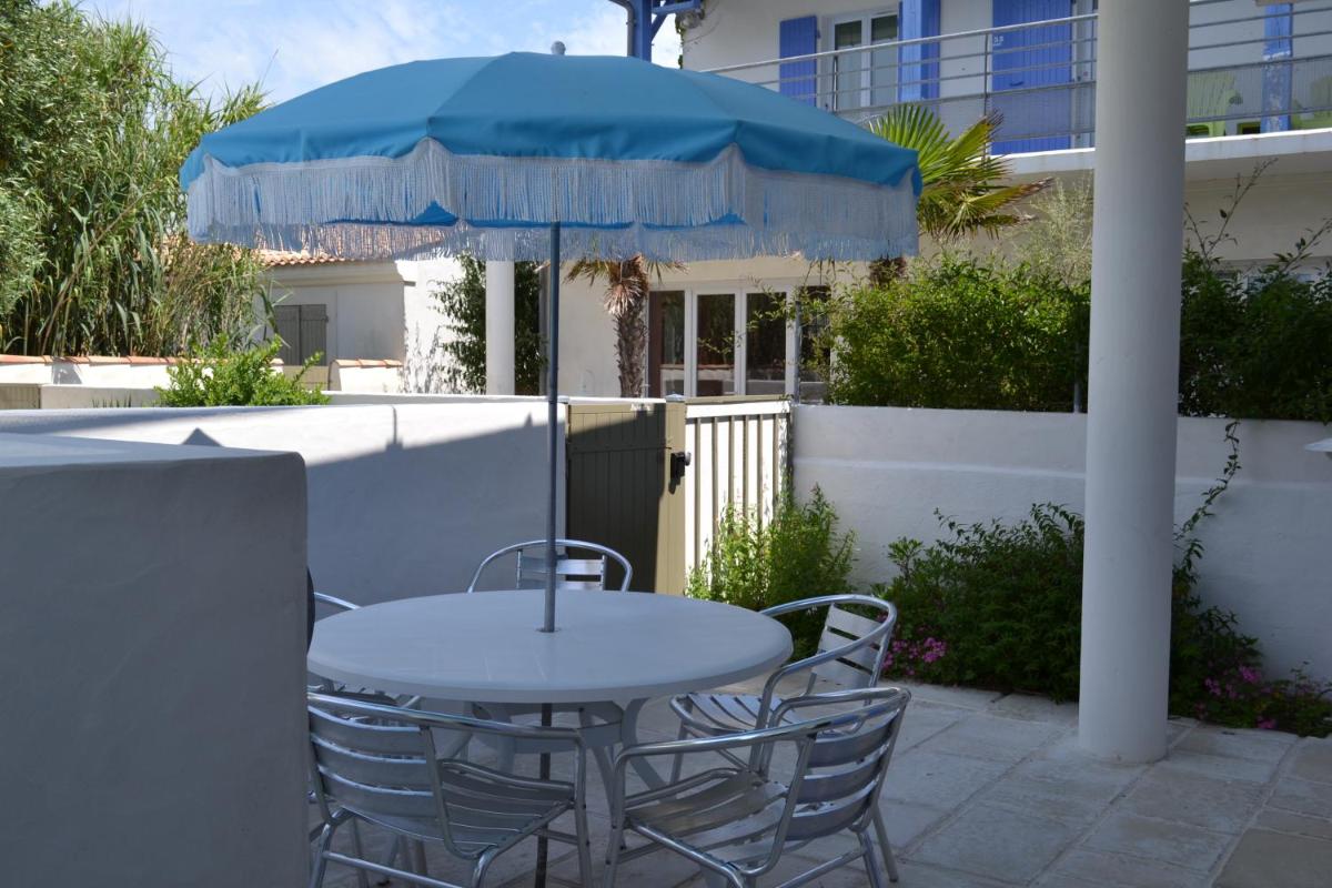 Apartment with Pool View With Terrace photo 3