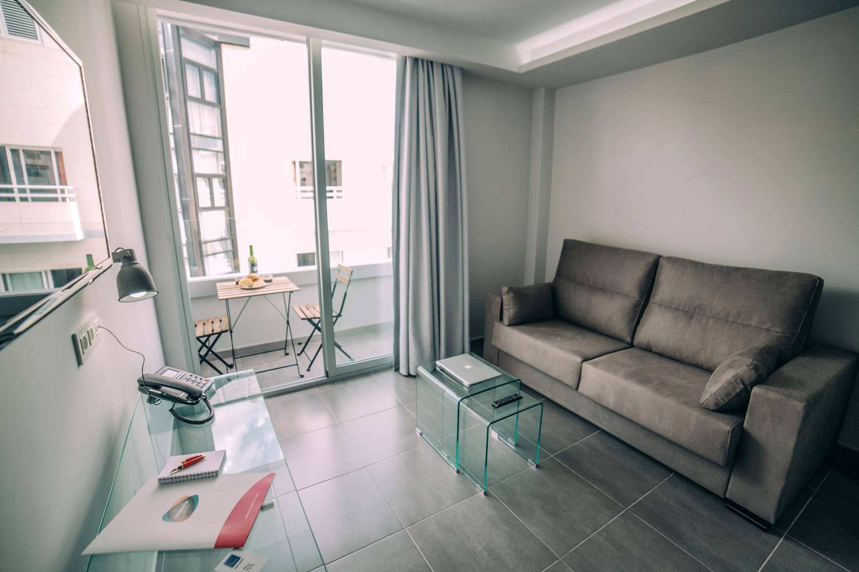 Estudio con Balcón