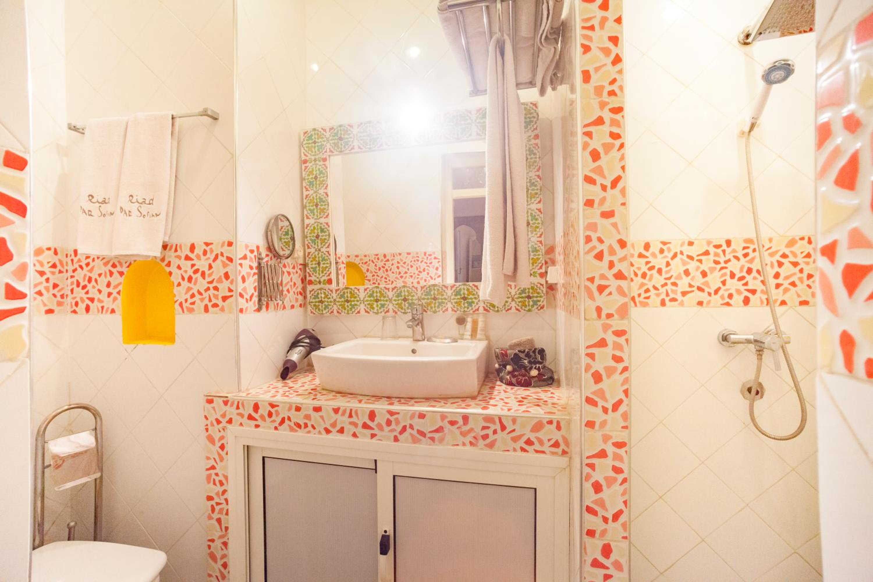 Deluxe Twin Room with Terrace - Photo 8