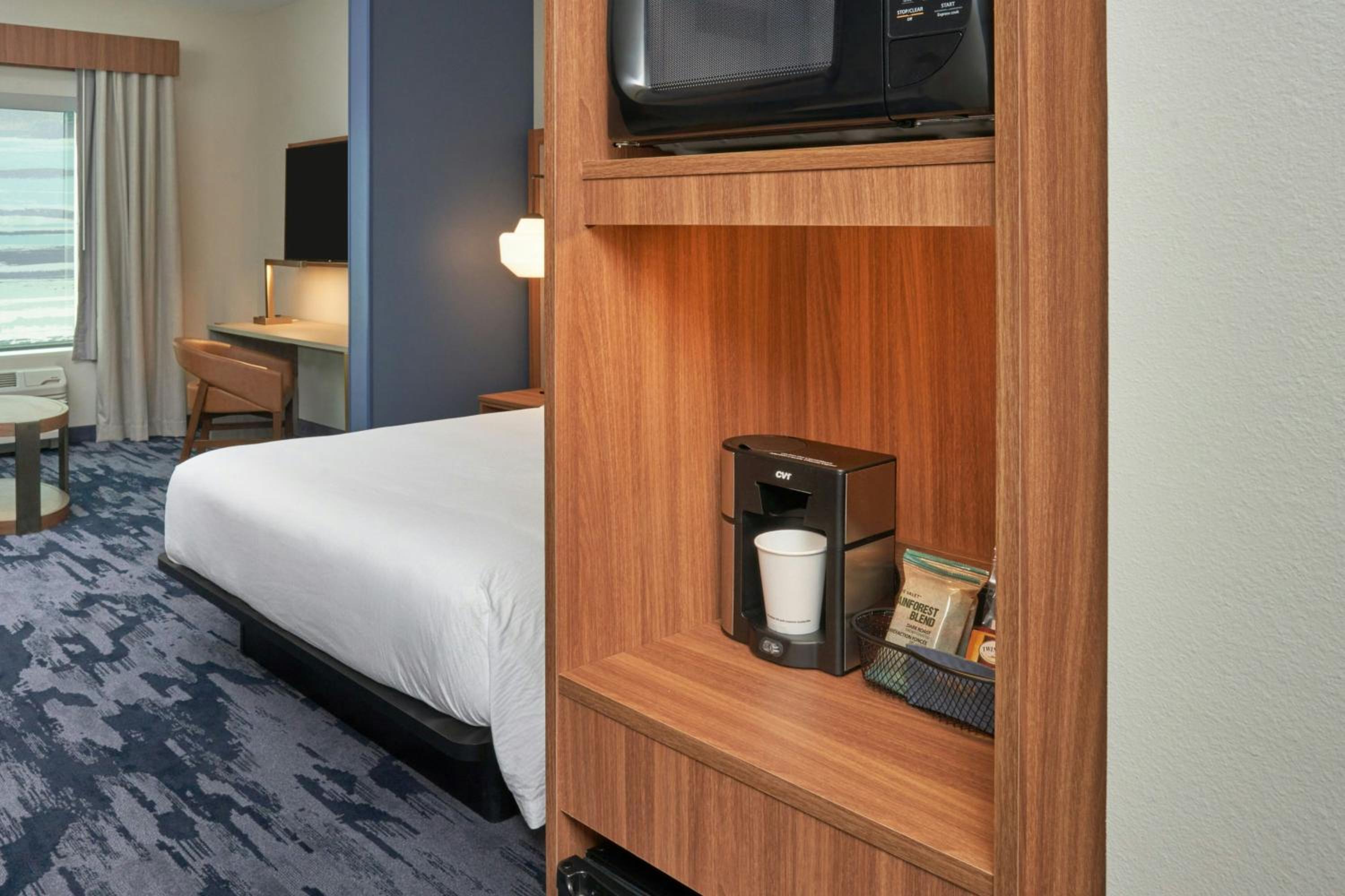 King Suite with Sofa Bed - Hearing Accessible