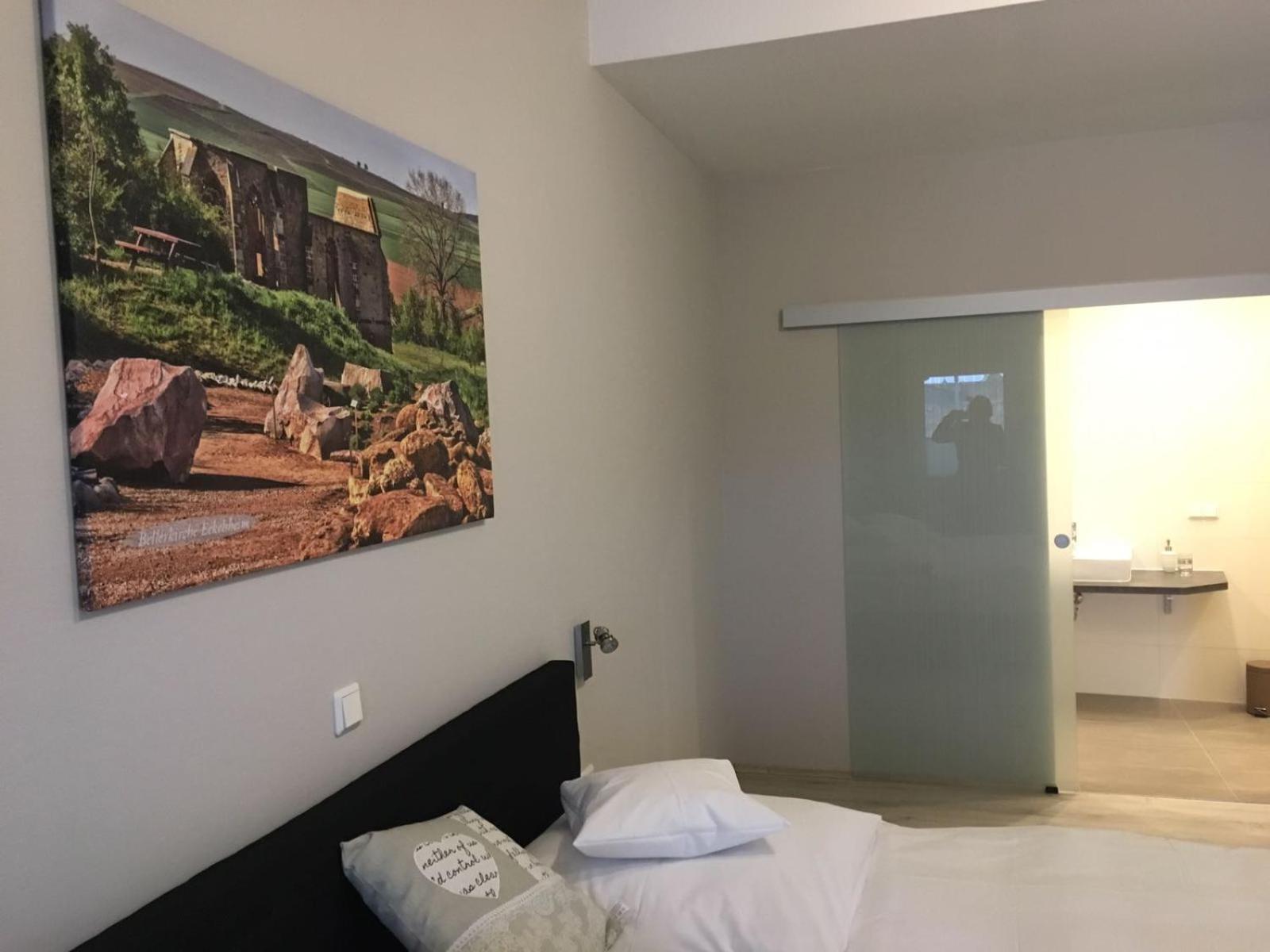 Budget Double Room photo 2
