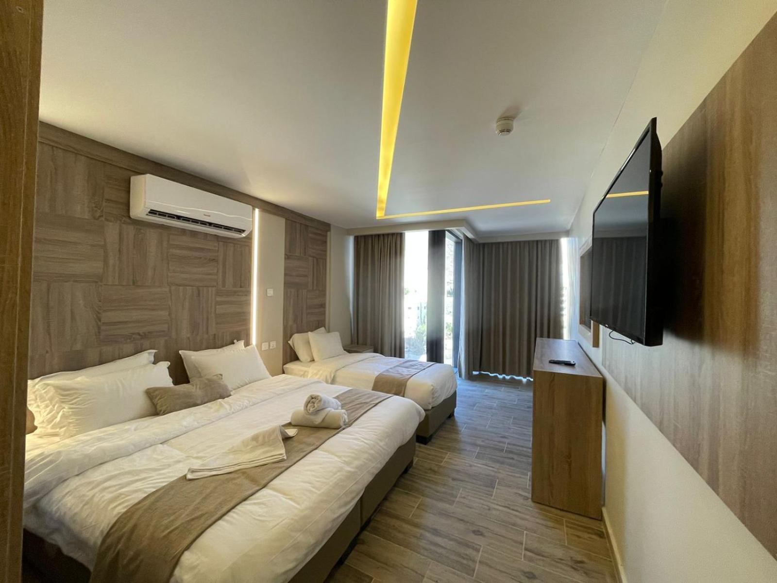 Superior King Suite