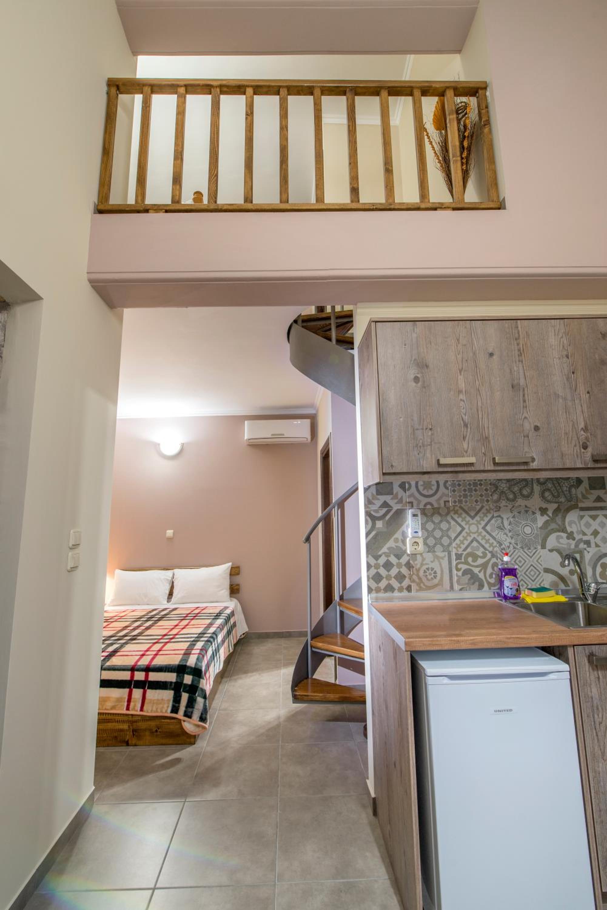 Deluxe Family Room - Photo 1