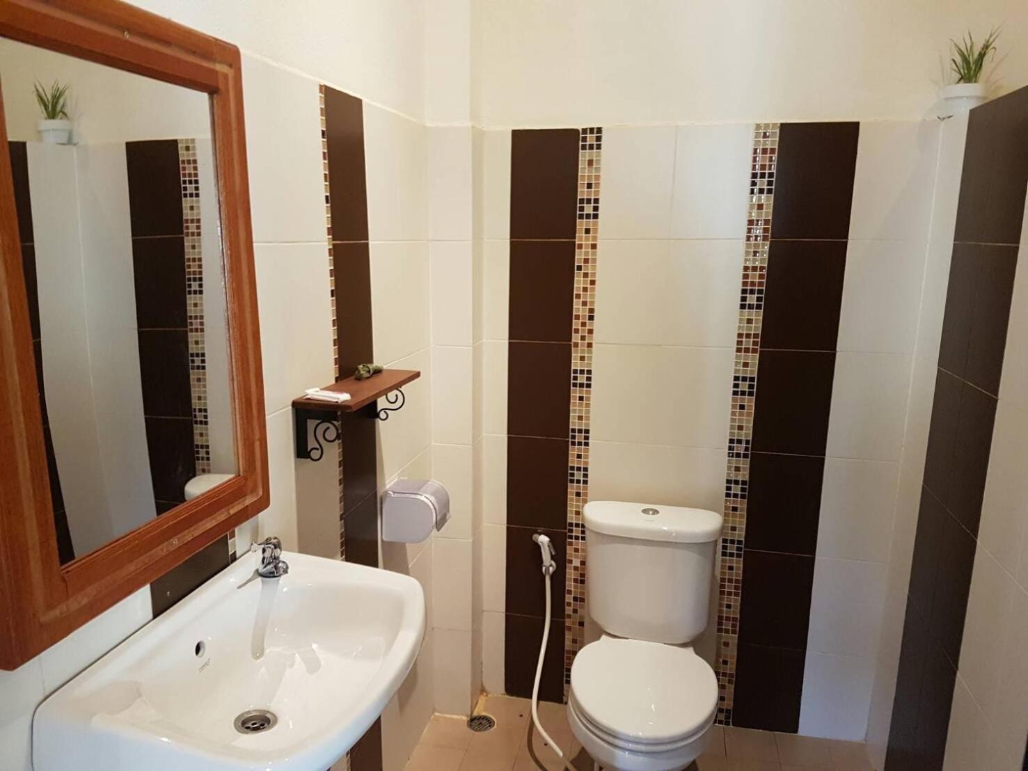 Superior Double or Twin Room - Photo 17