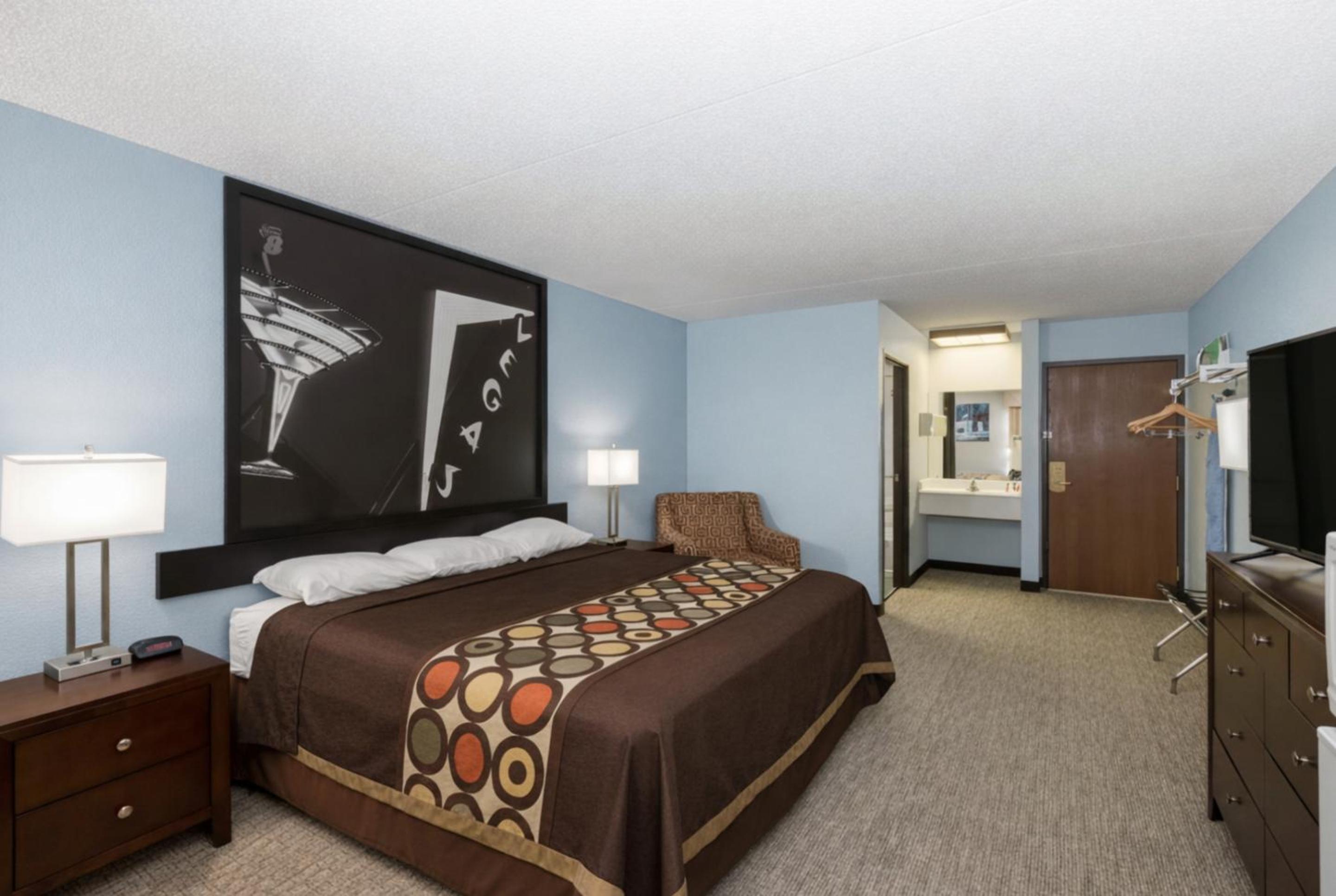 Deluxe King Room - Photo 3