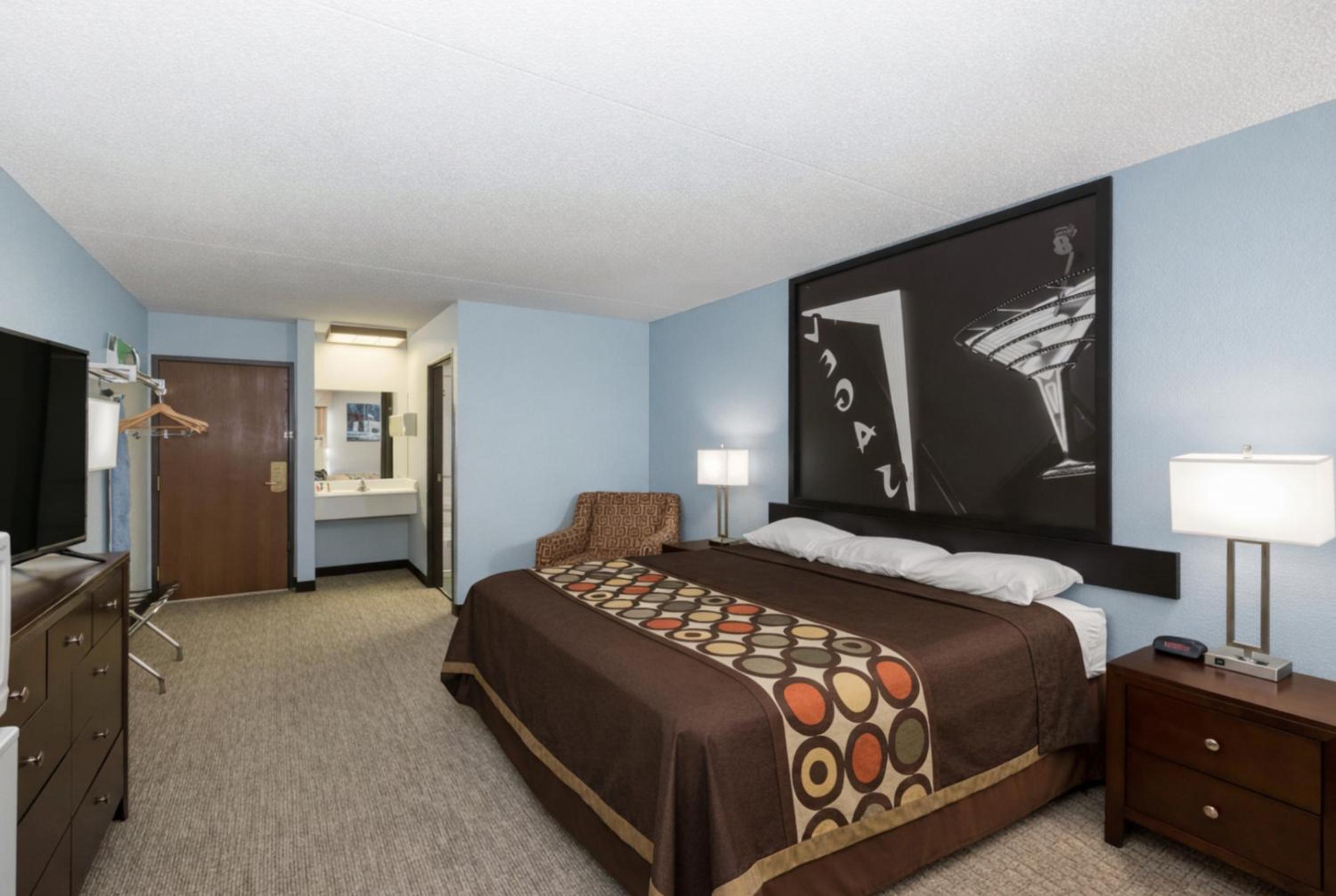 Deluxe King Room - Photo 2