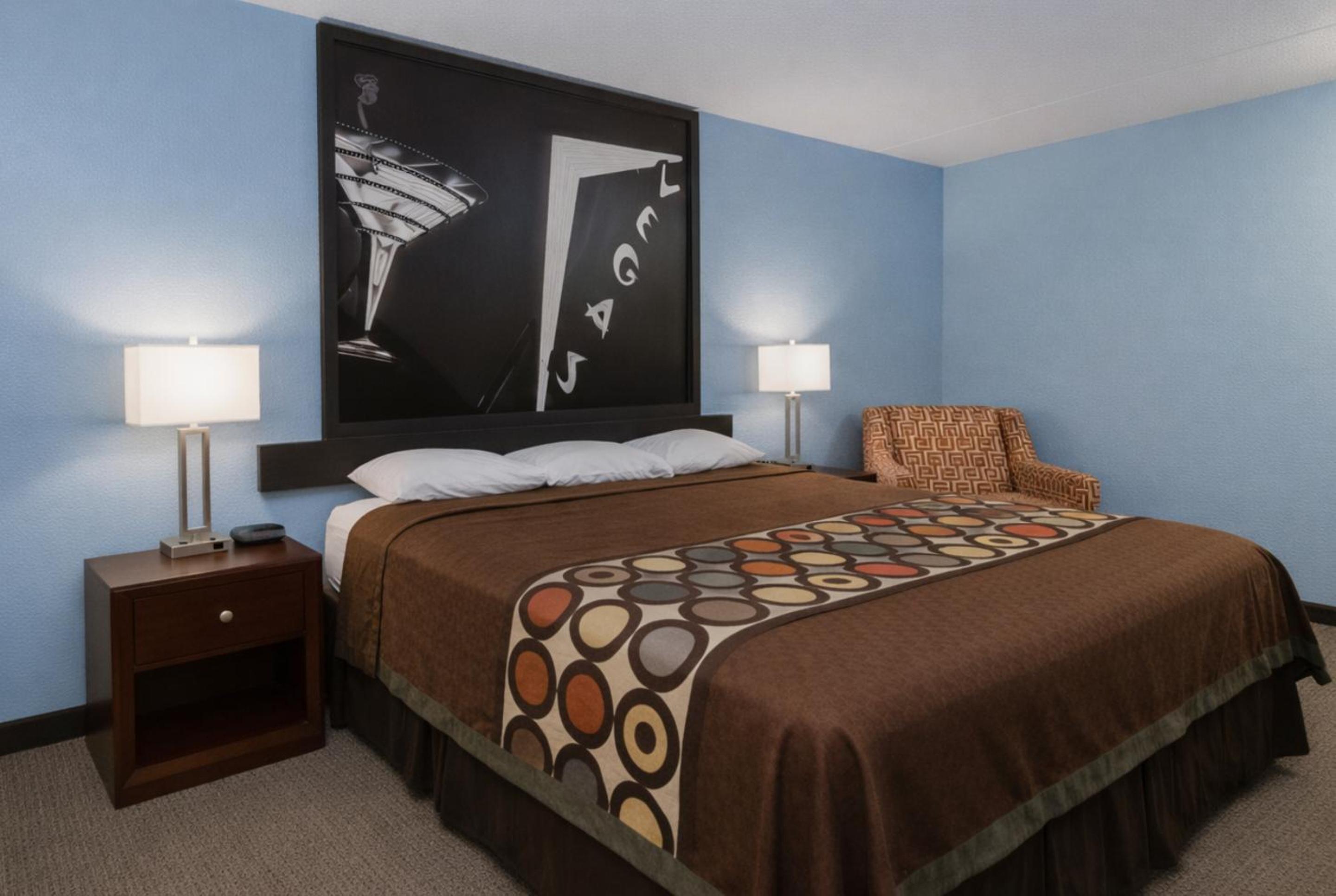 Deluxe King Room - Photo 1