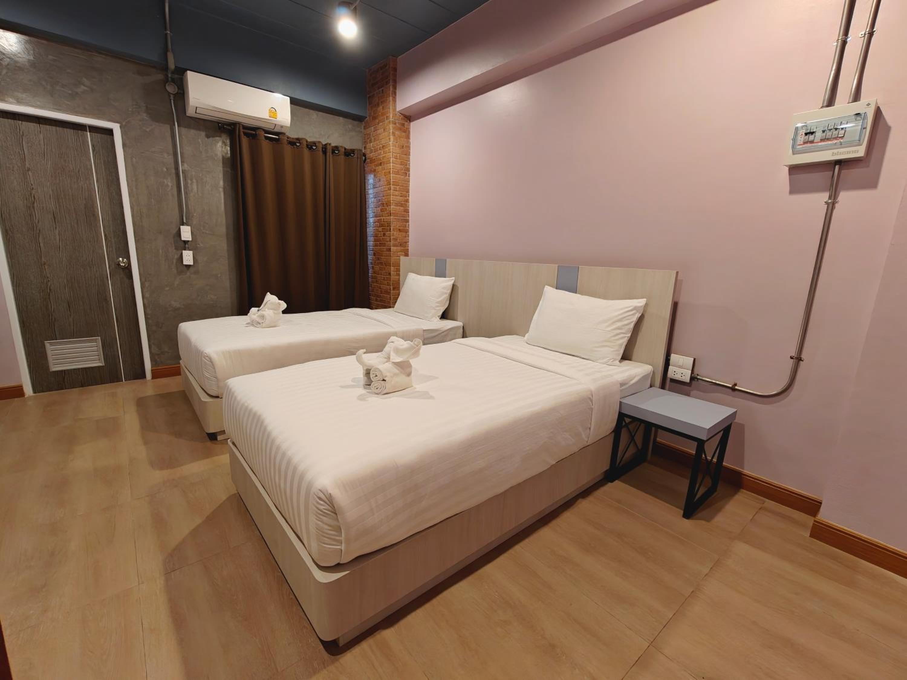 Twin Room with Balcony photo 2