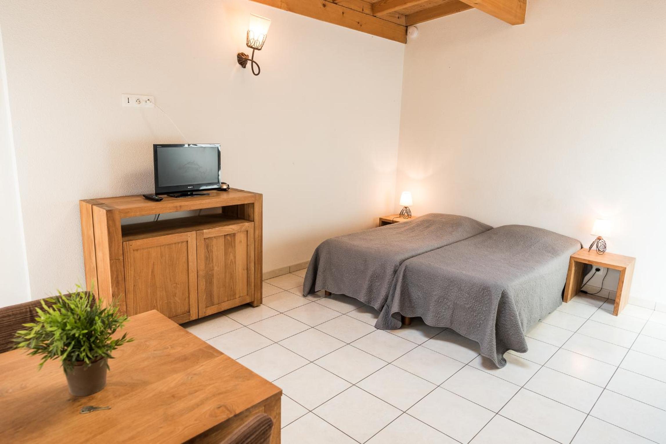 Studio (1-2 Adults) - Photo 2