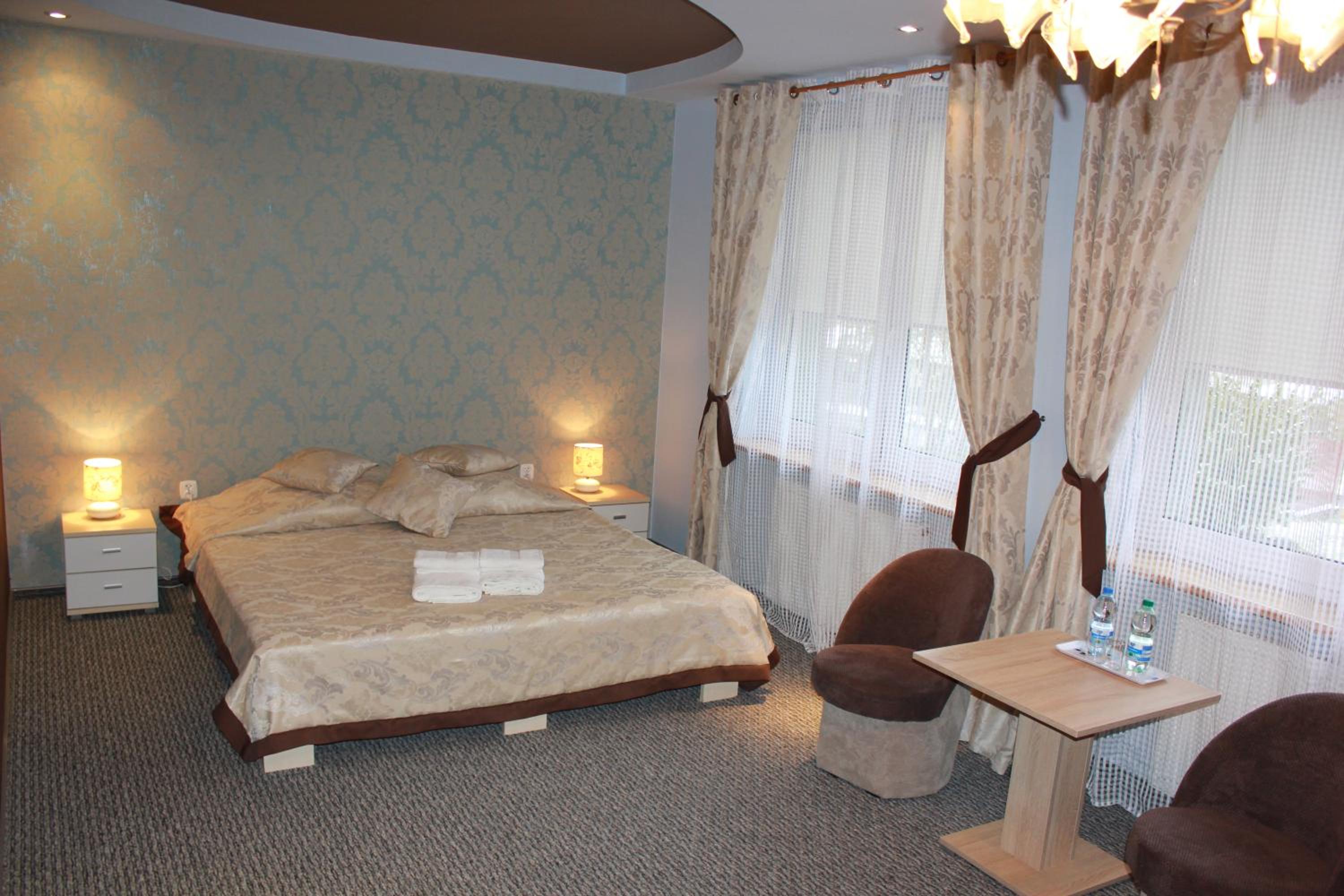 Deluxe Double Room - Photo 9