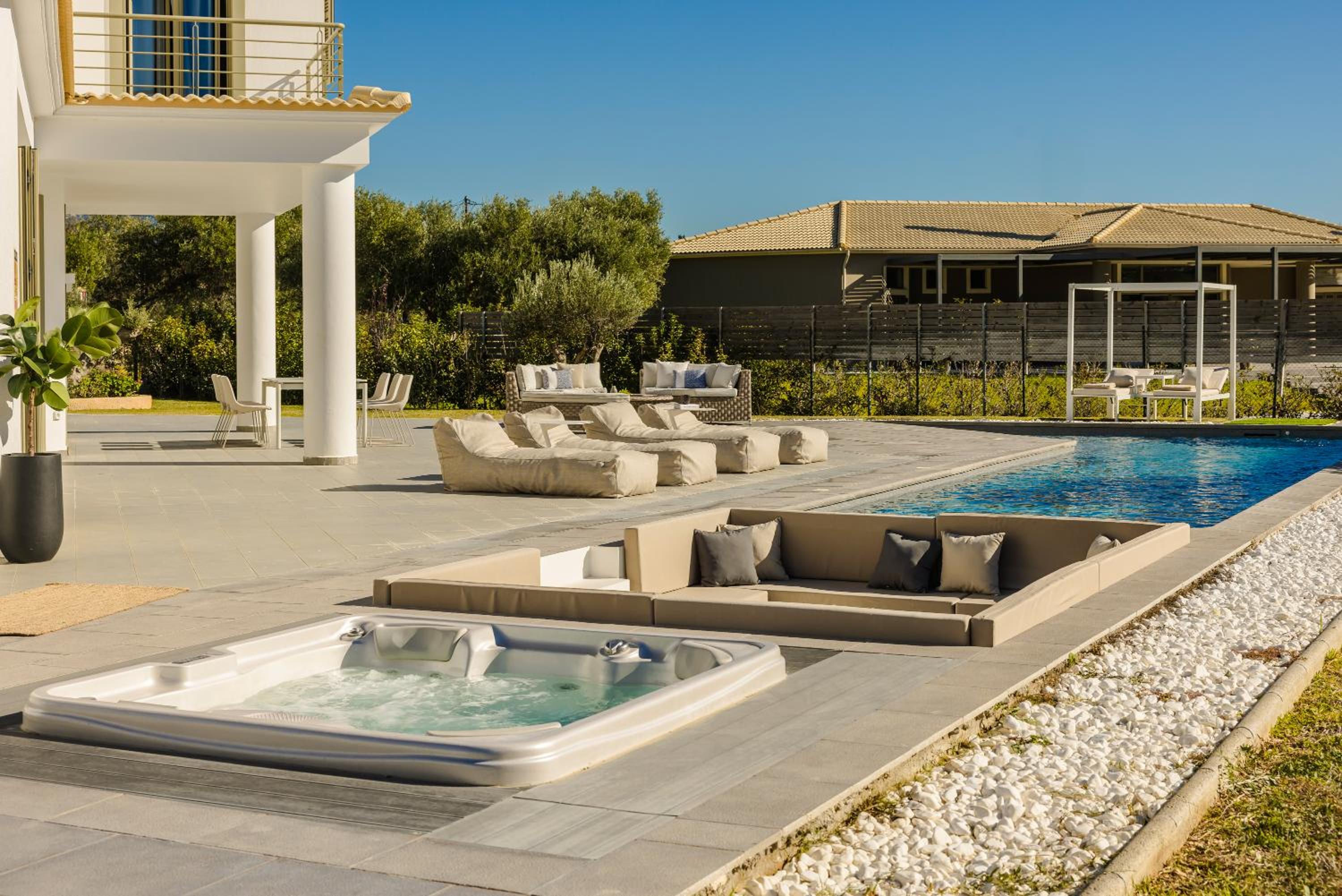 Villa photo 2