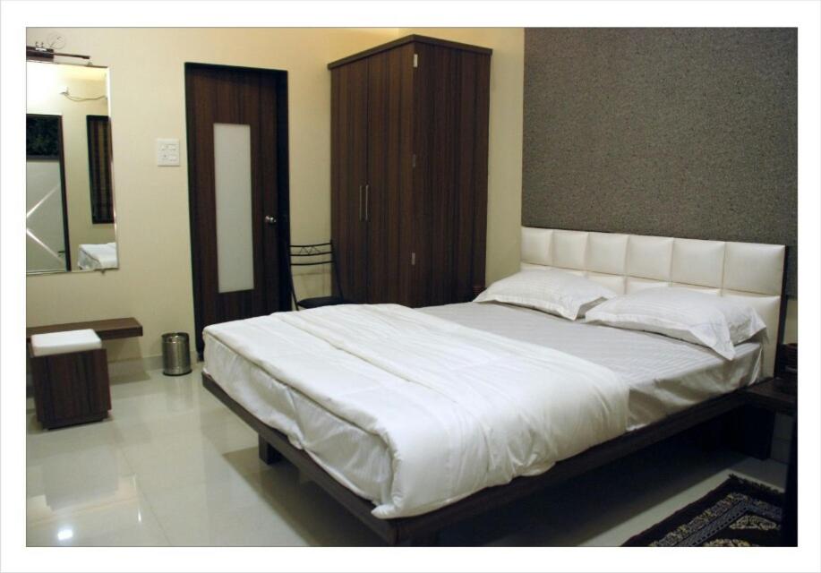 Budget Double Room photo 2
