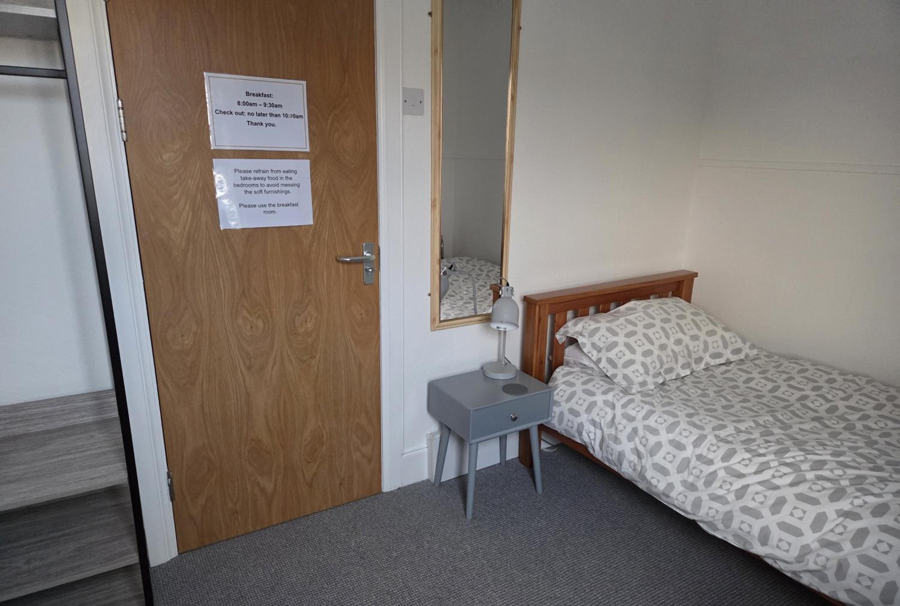 Single Room with Private External Bathroom