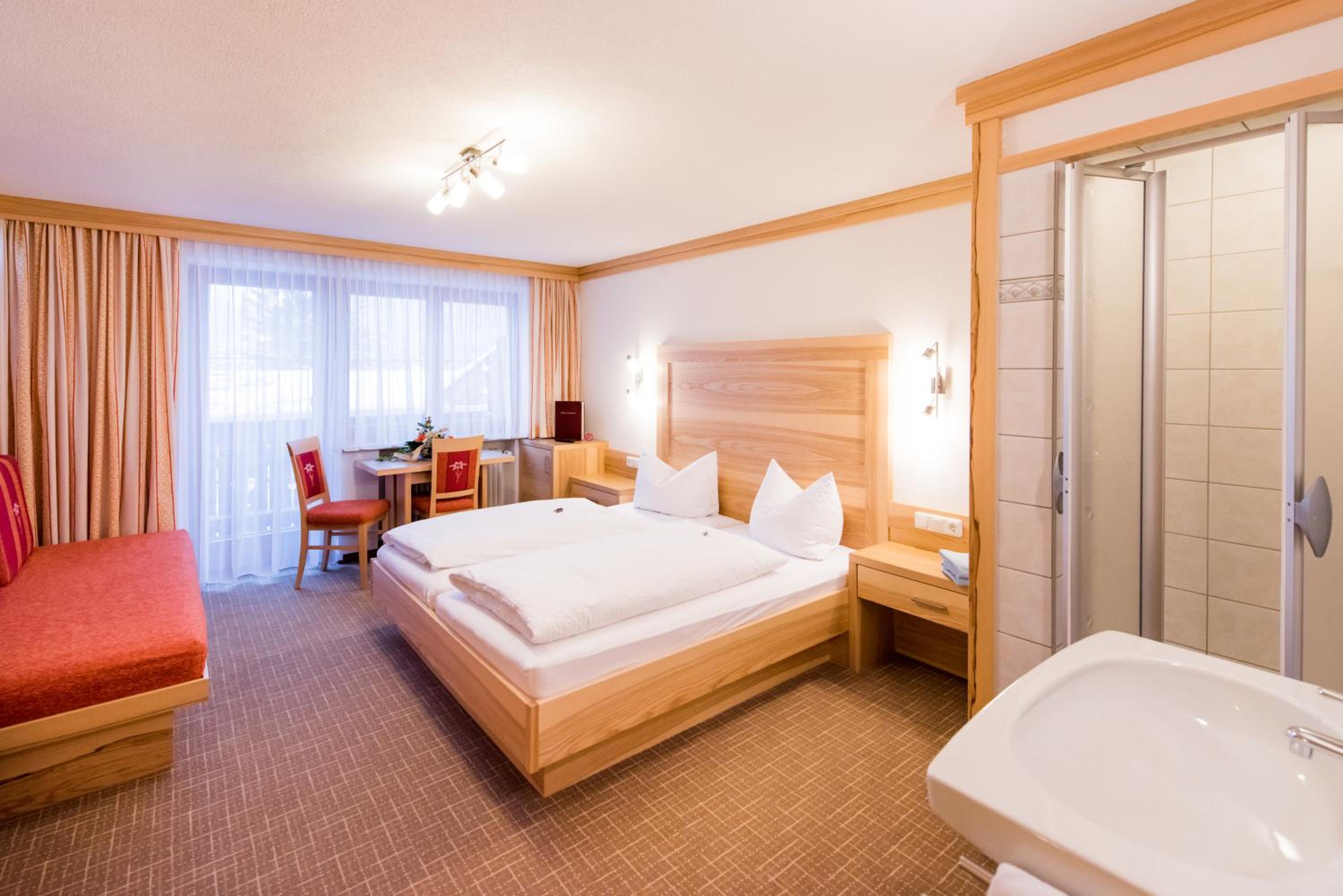 Double Room with Sofa Bed photo 3