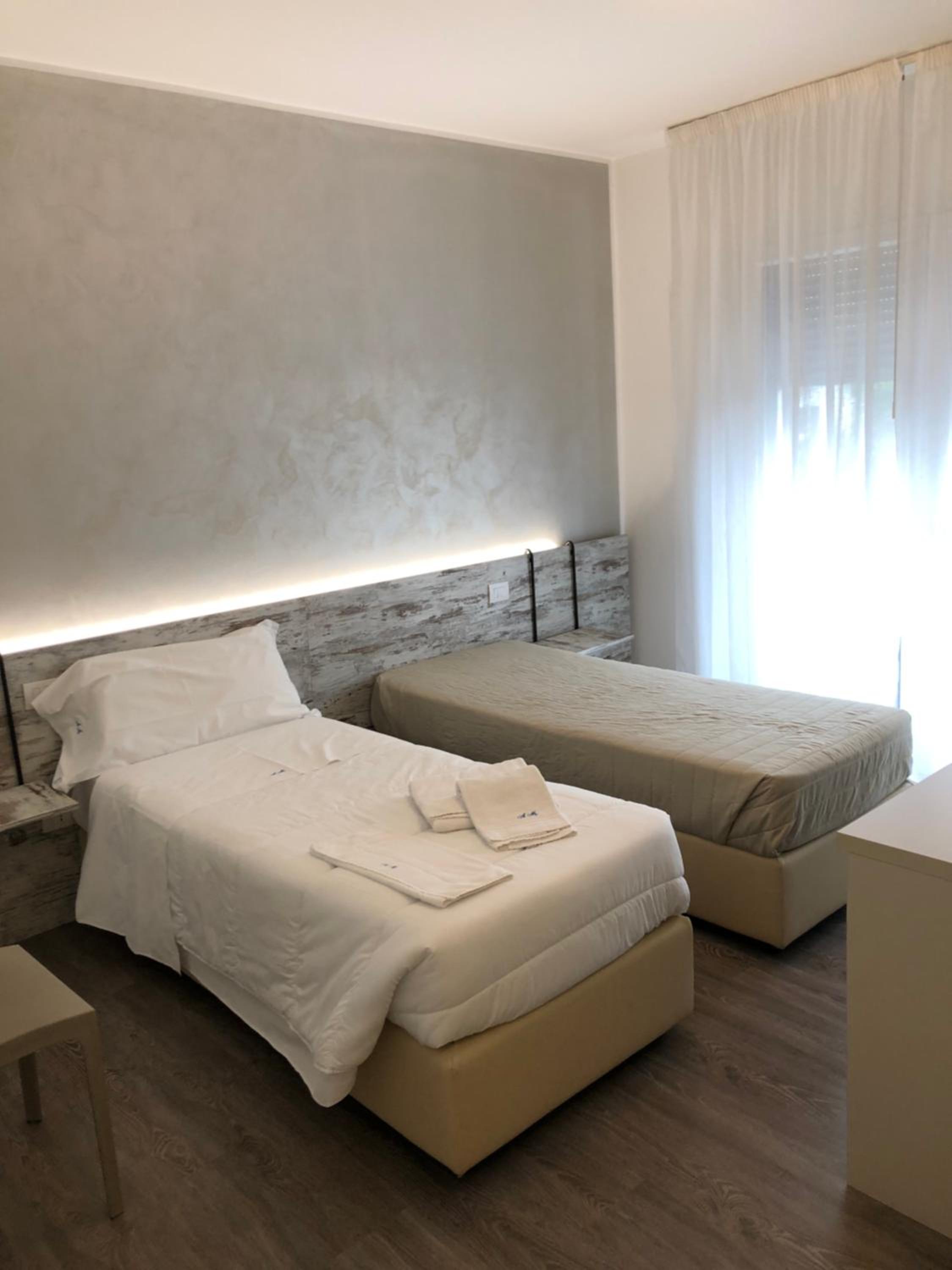 Single Room with Private Bathroom photo 1