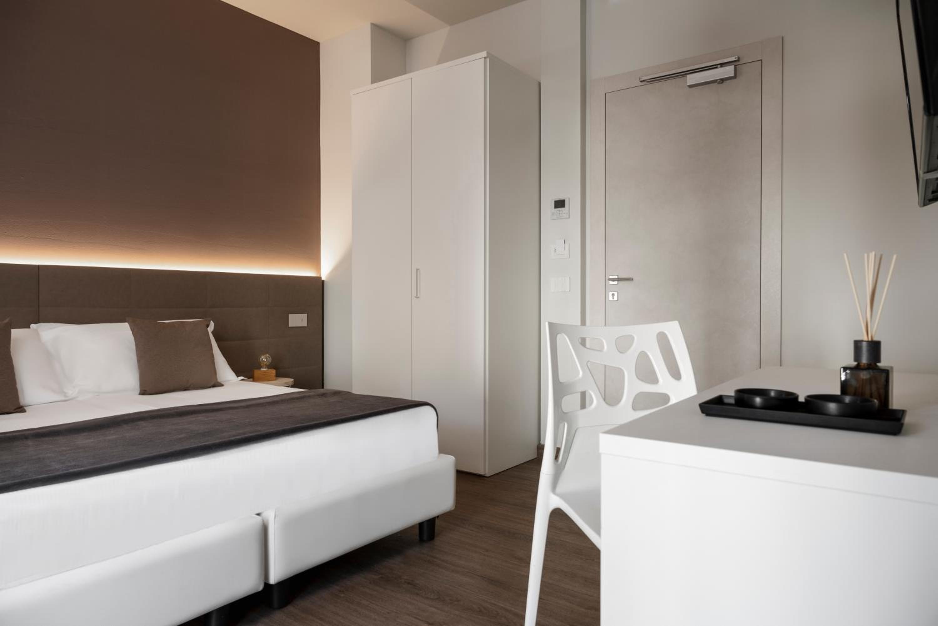 Deluxe Double or Twin Room photo 3