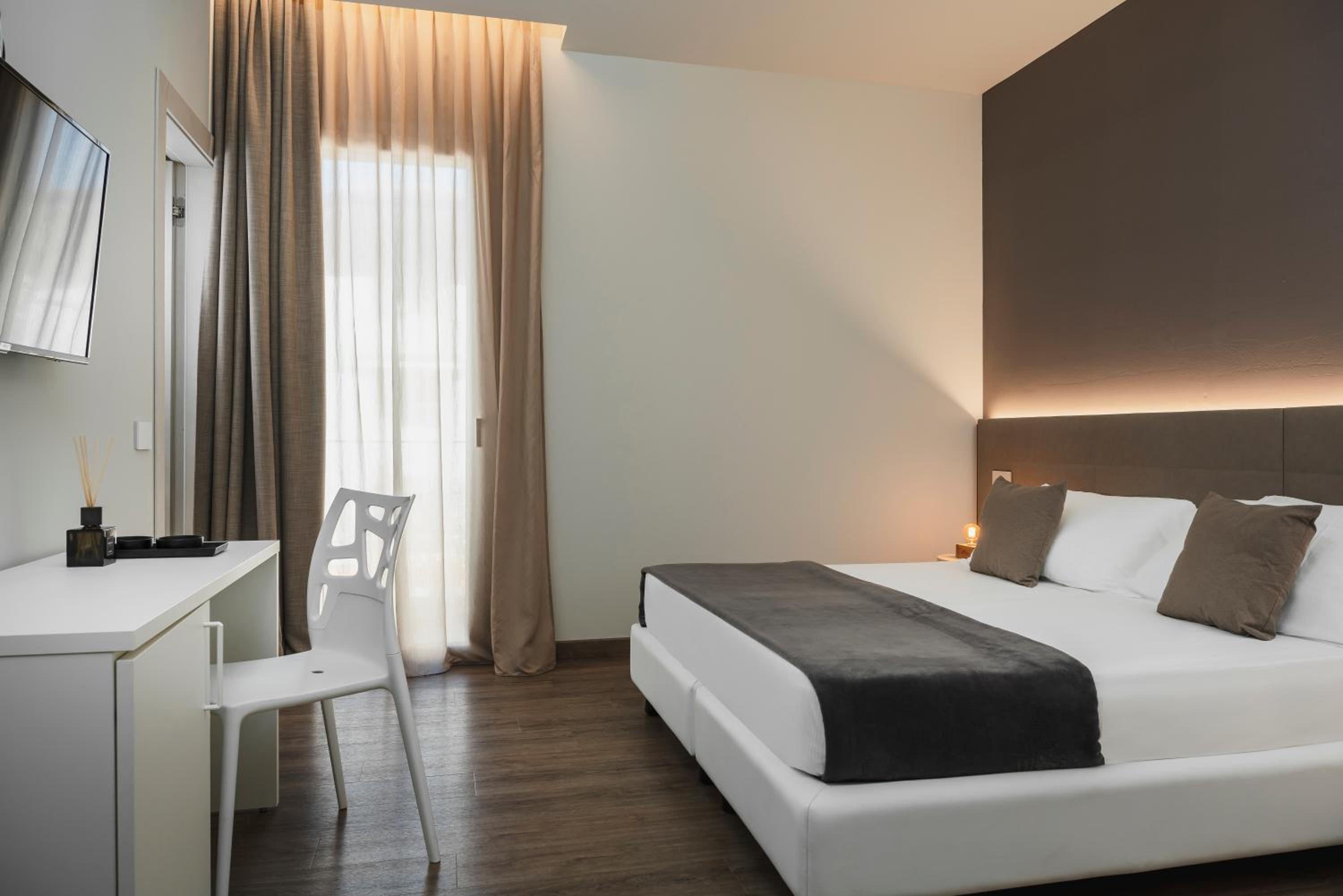 Deluxe Double or Twin Room photo 1