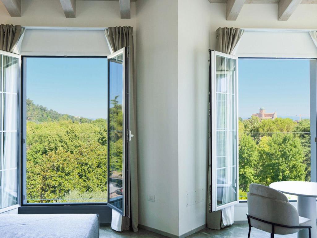 Luxury Suite - Photo 5