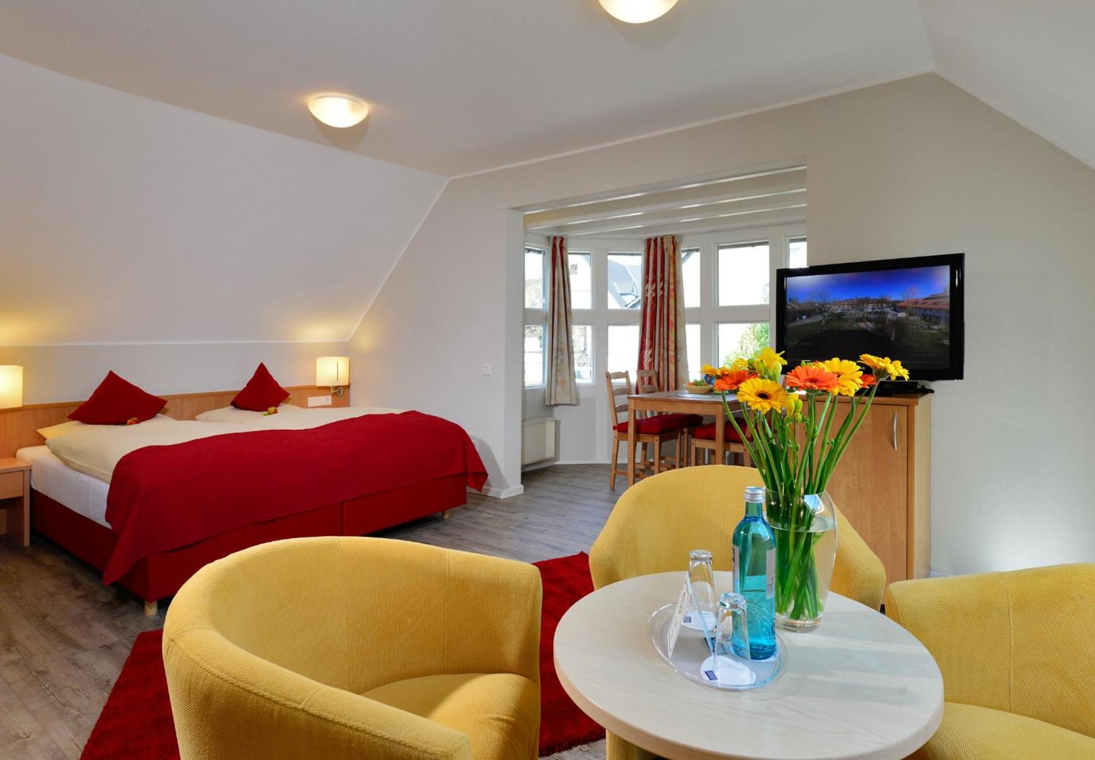Family Suite with Balcony photo 2