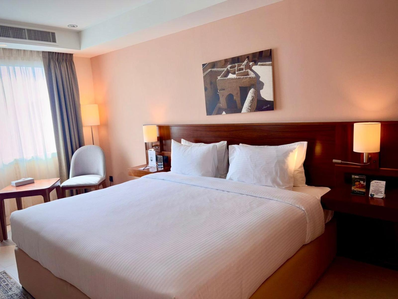 Standard Room - 1 King Bed photo 2
