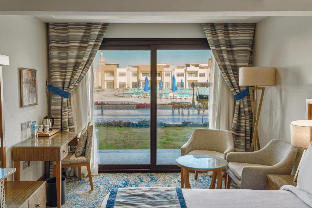 Superior Double or Twin Room with Garden View photo 2