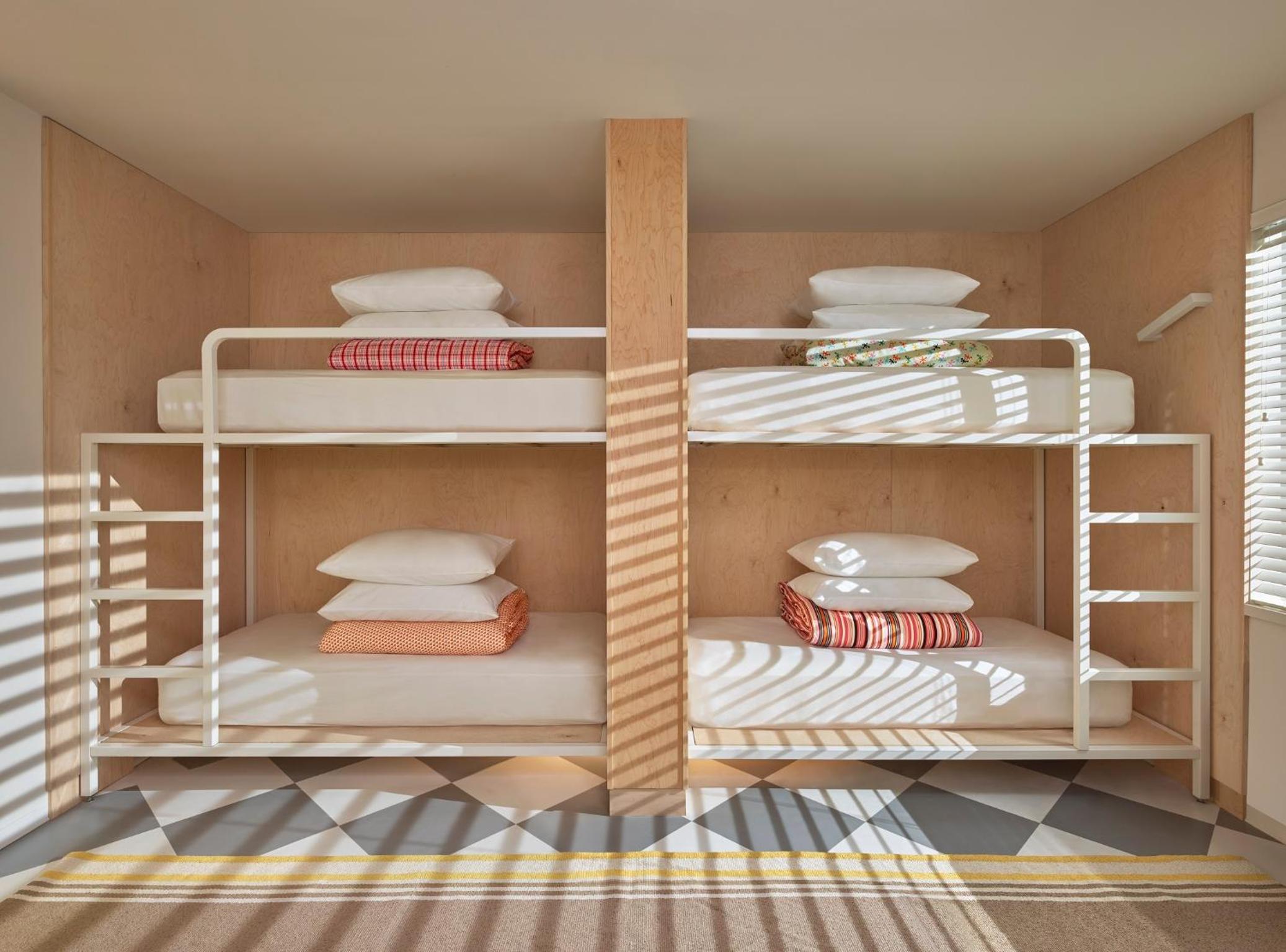 Quad Room with Bunk Beds  photo 3