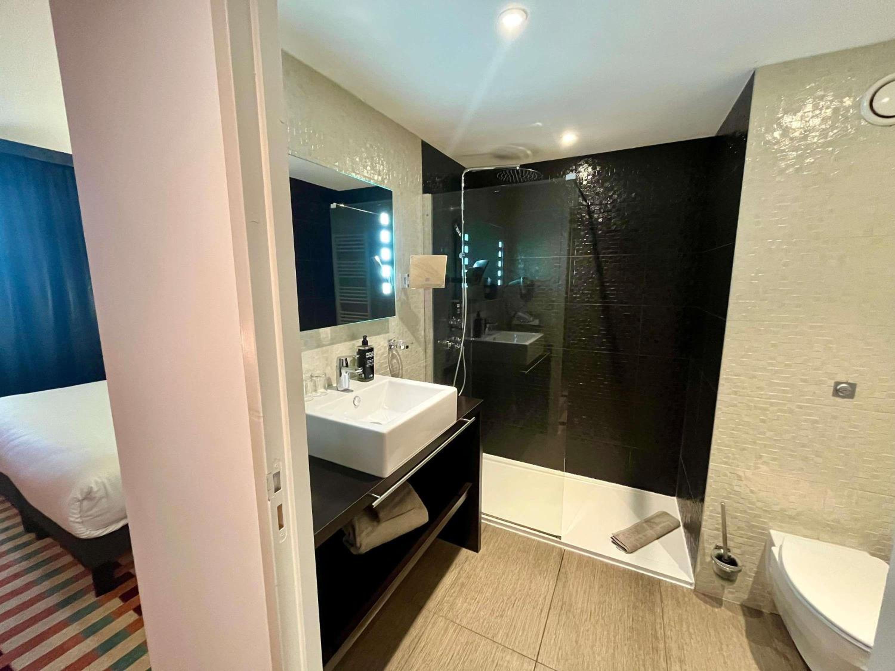 Standard Twin Room photo 2