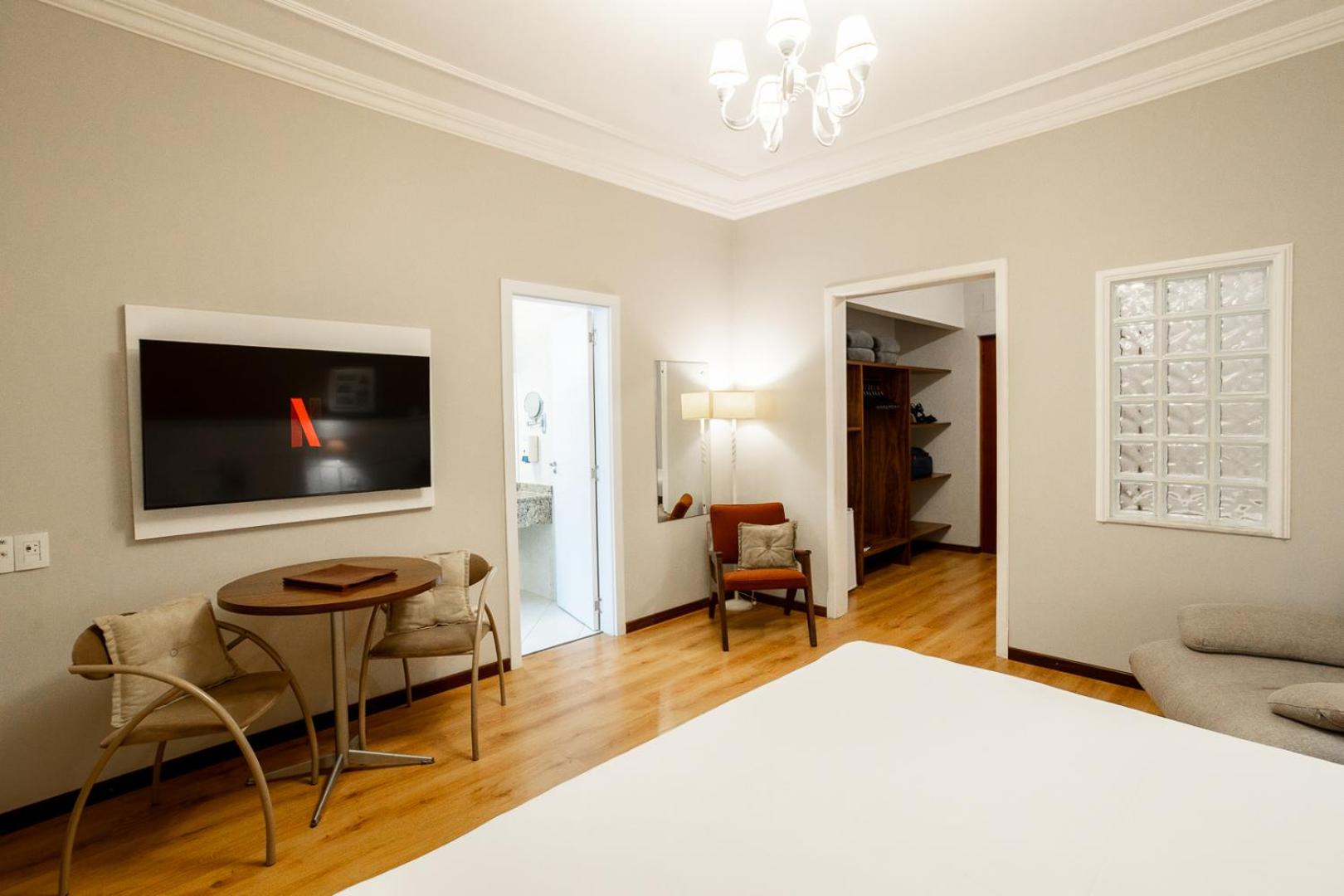 Family Room - Photo 6