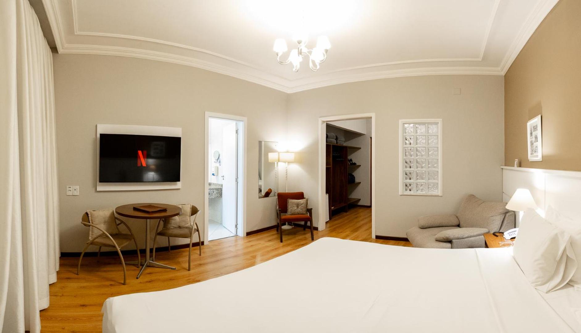 Family Room - Photo 7