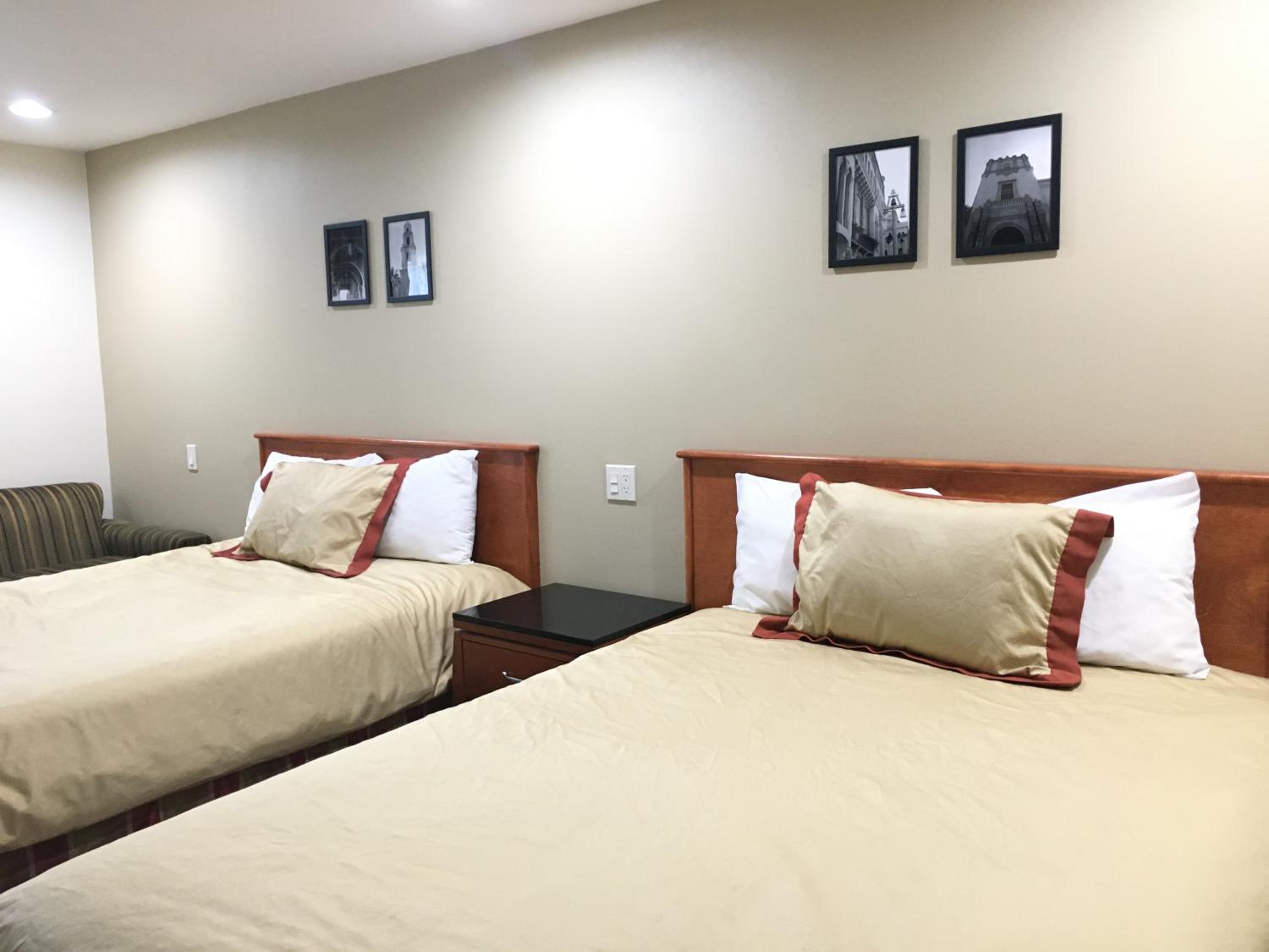 Queen Room with Two Queen Beds - Disability Access - Photo 1
