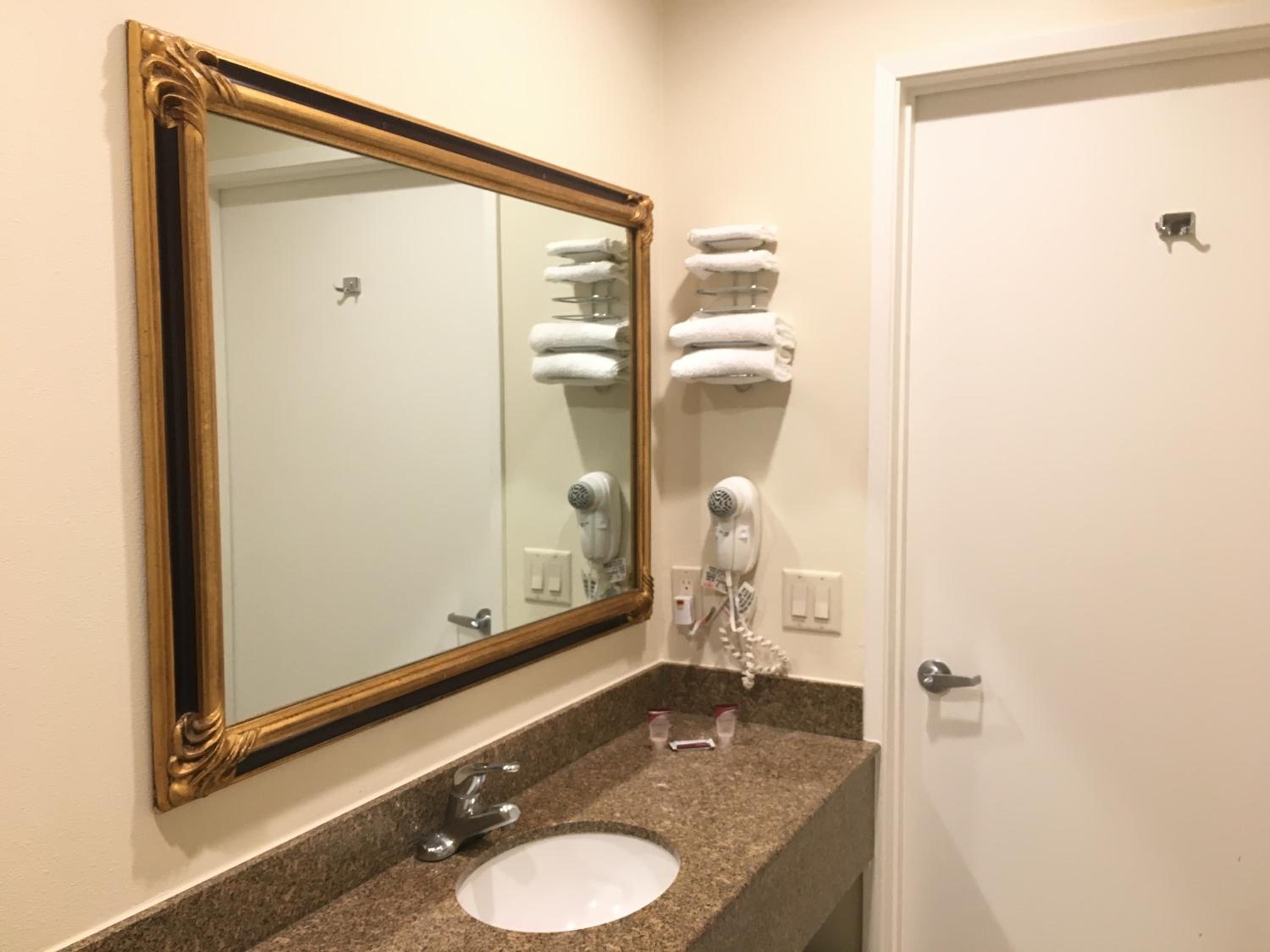 Studio Suite - Photo 6