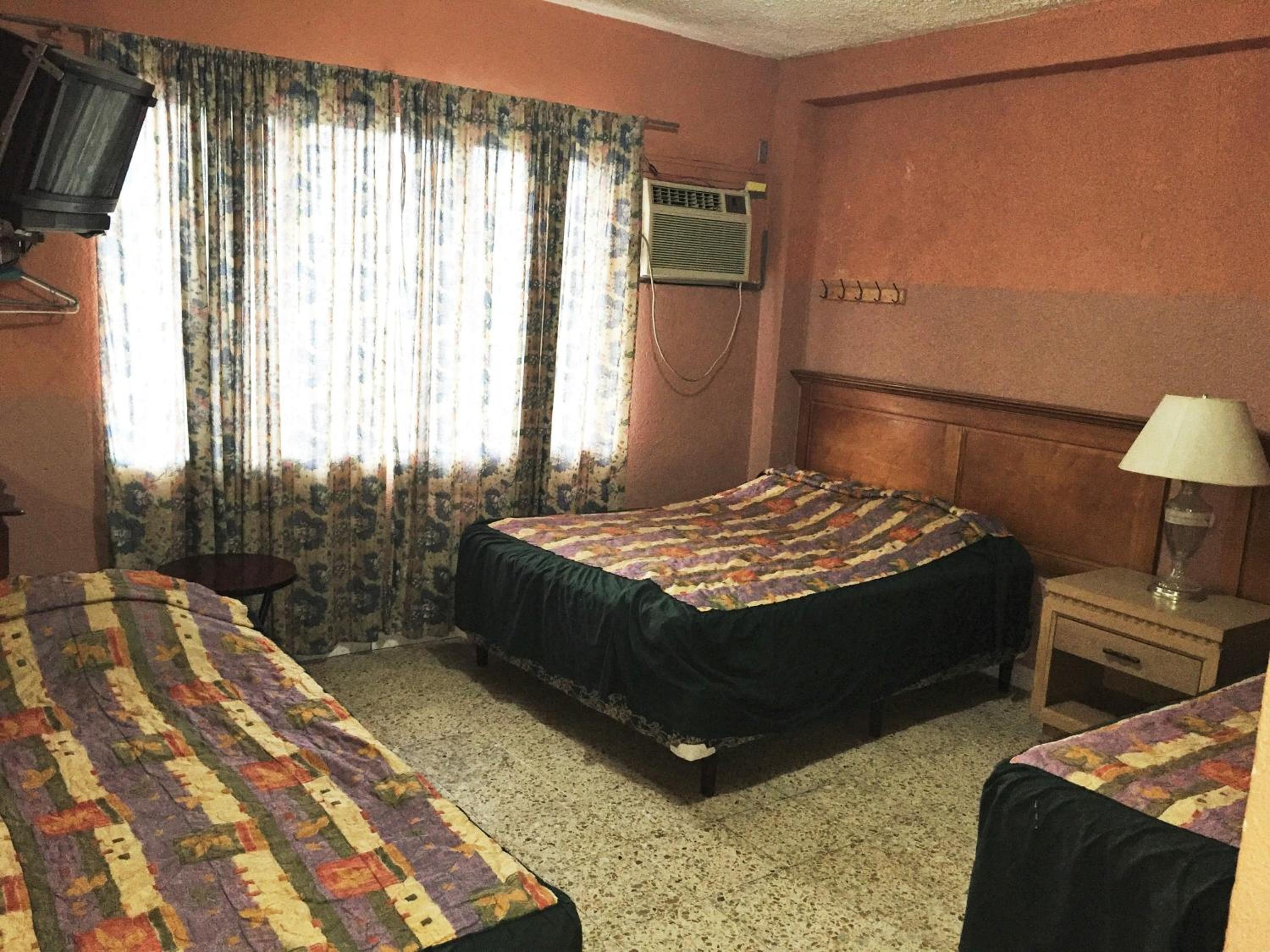 Basic Triple Room