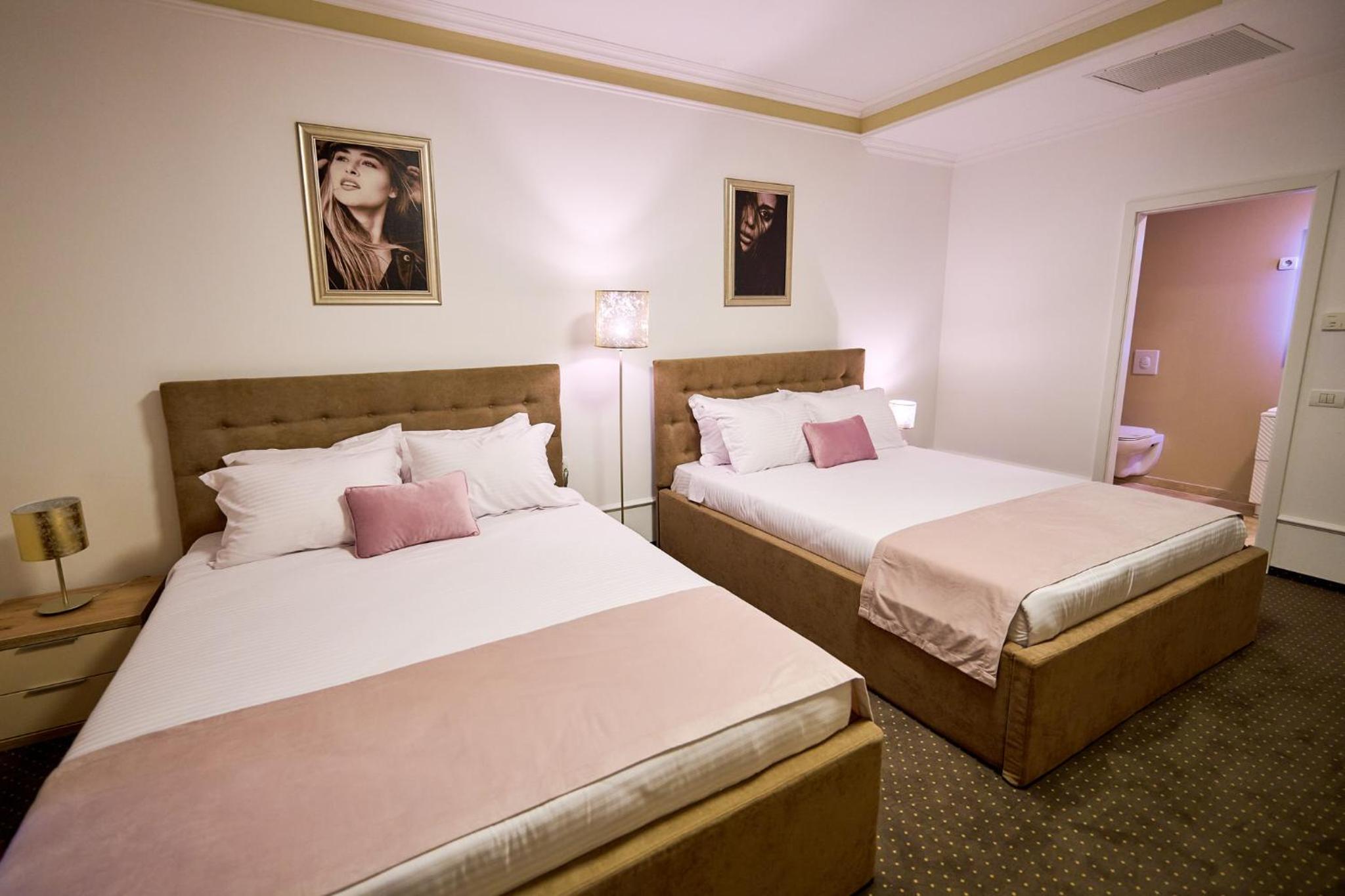 Deluxe Family Room