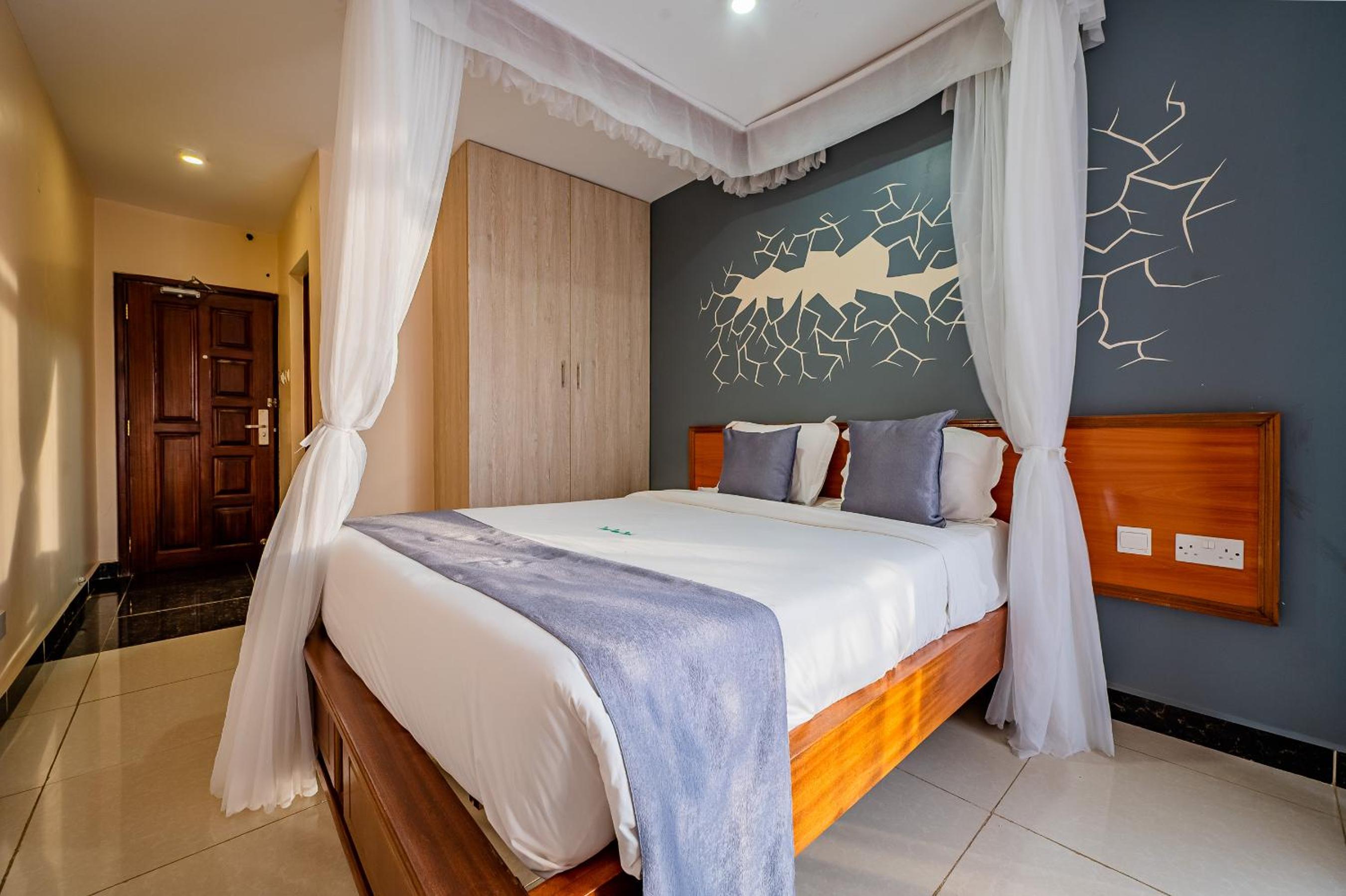 Deluxe Double Room with Balcony and Sea View photo 3