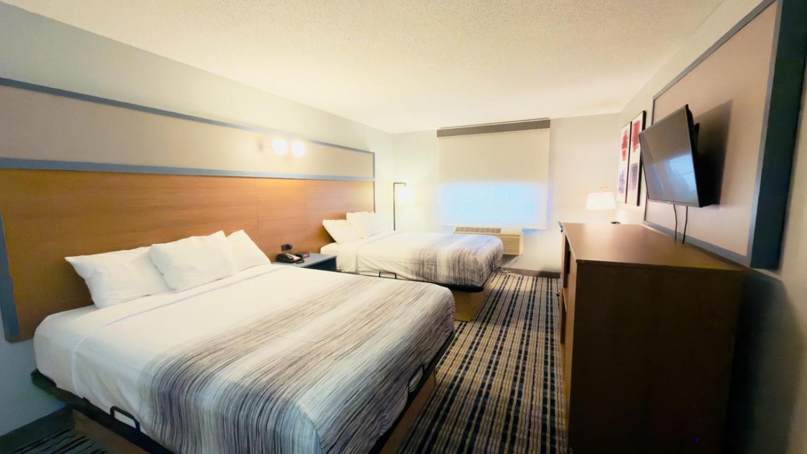 Queen Room with Two Queen Beds - Non-Smoking