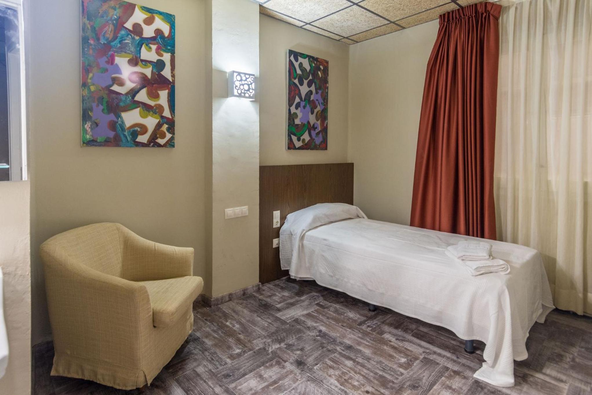Standard Single Room with Shared Bathroom photo 3