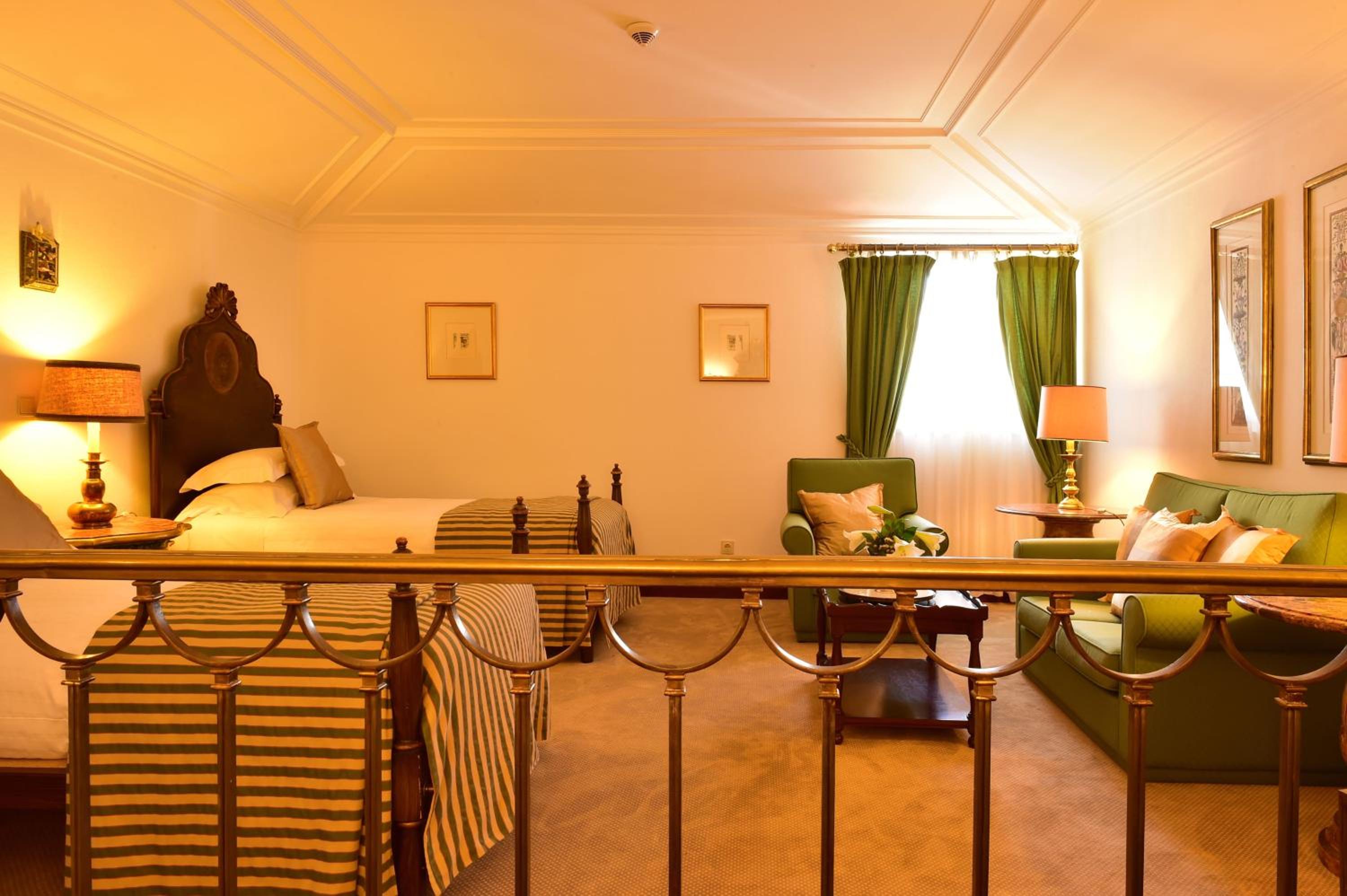 Superior Double or Twin Room - Photo 12