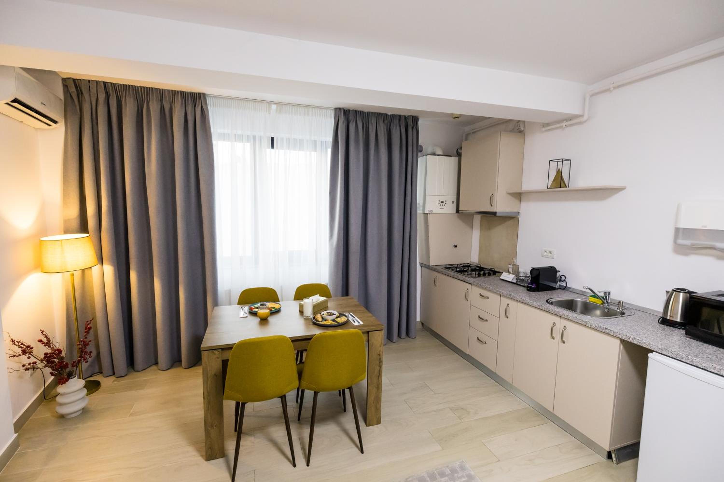 King Room with Balcony photo 3