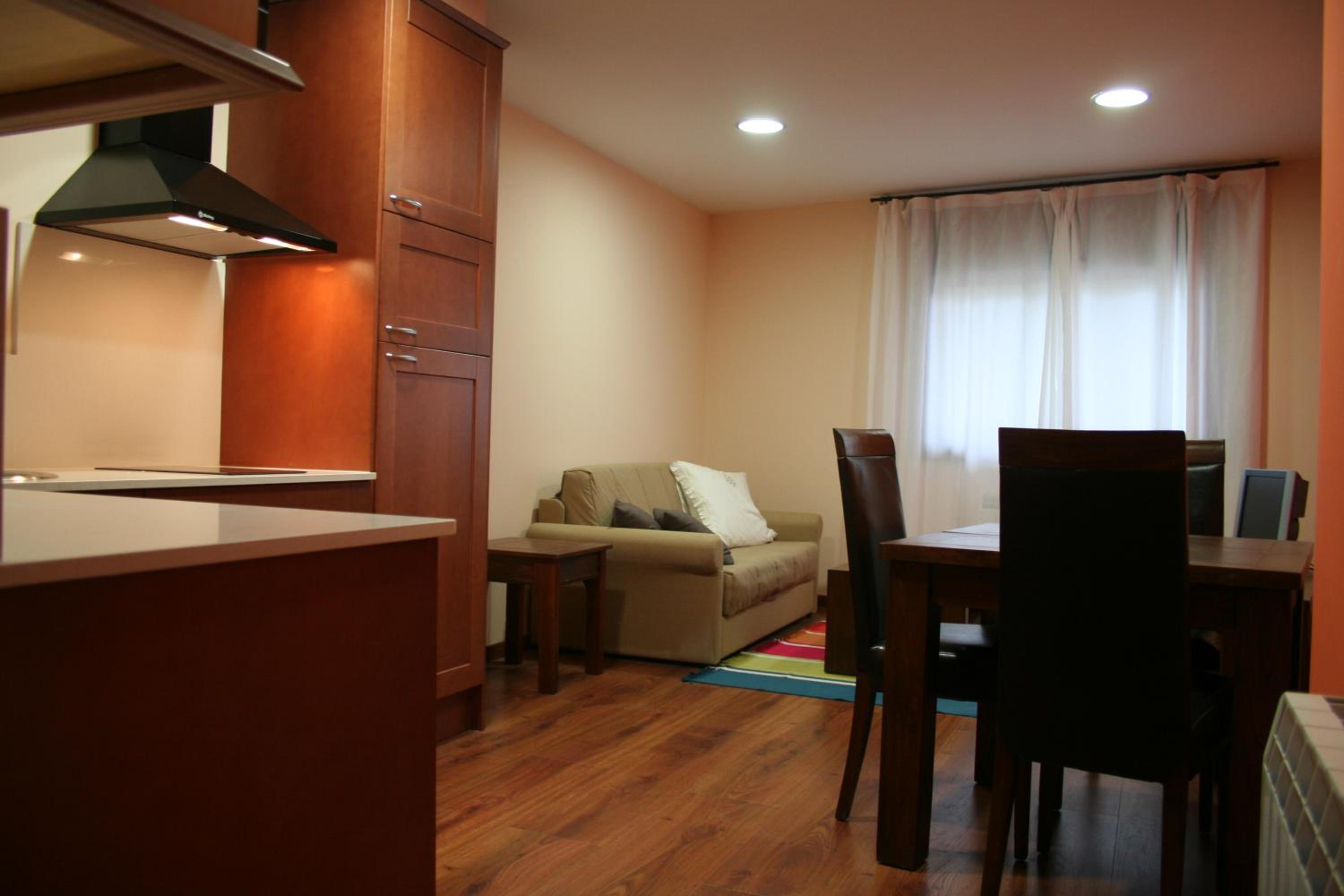 Apartment photo 2