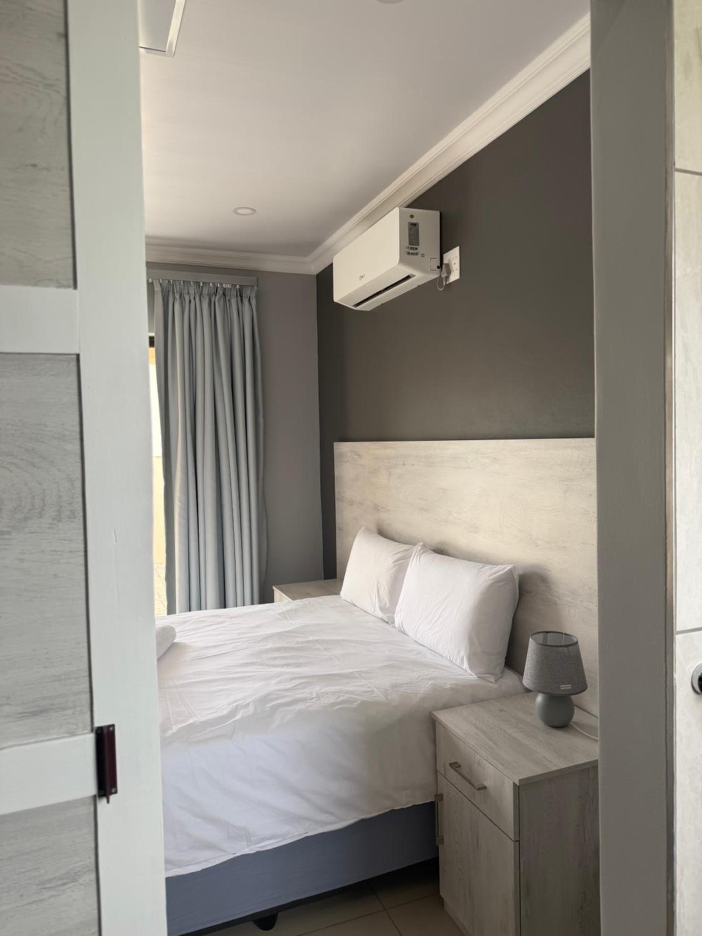 Queen Room with Pool View