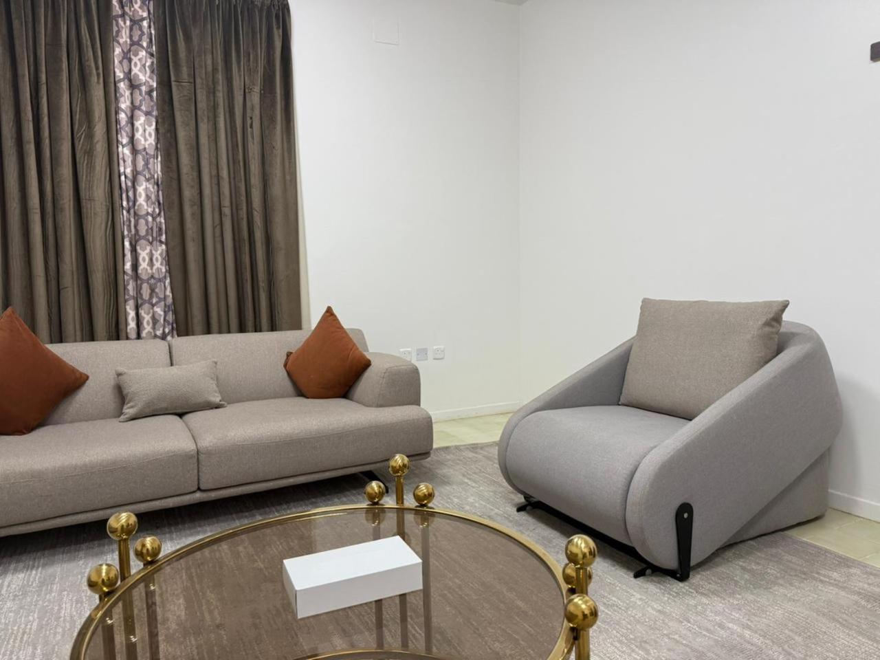 Classic Apartment photo 2