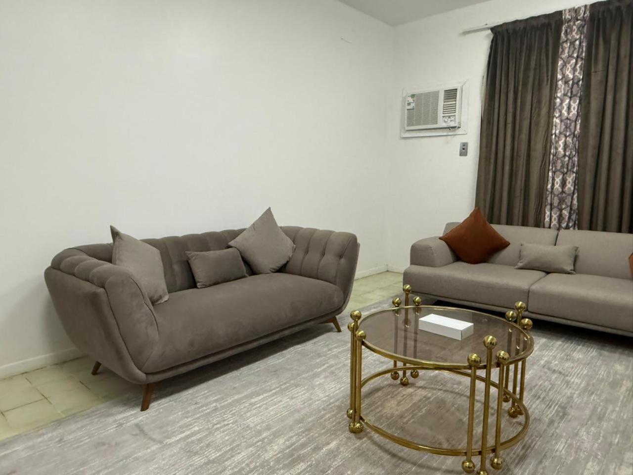 Classic Apartment photo 3