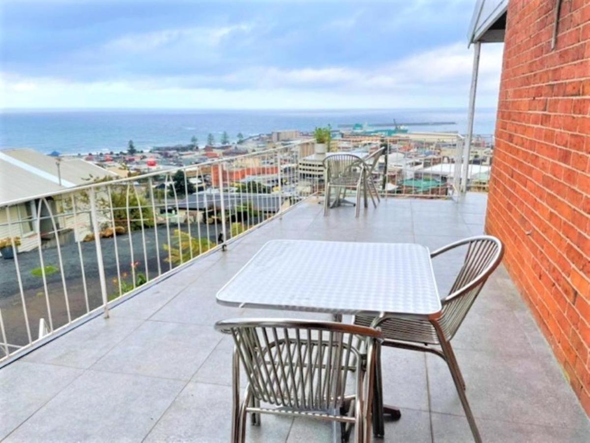Double Room with Balcony and Sea View photo 3